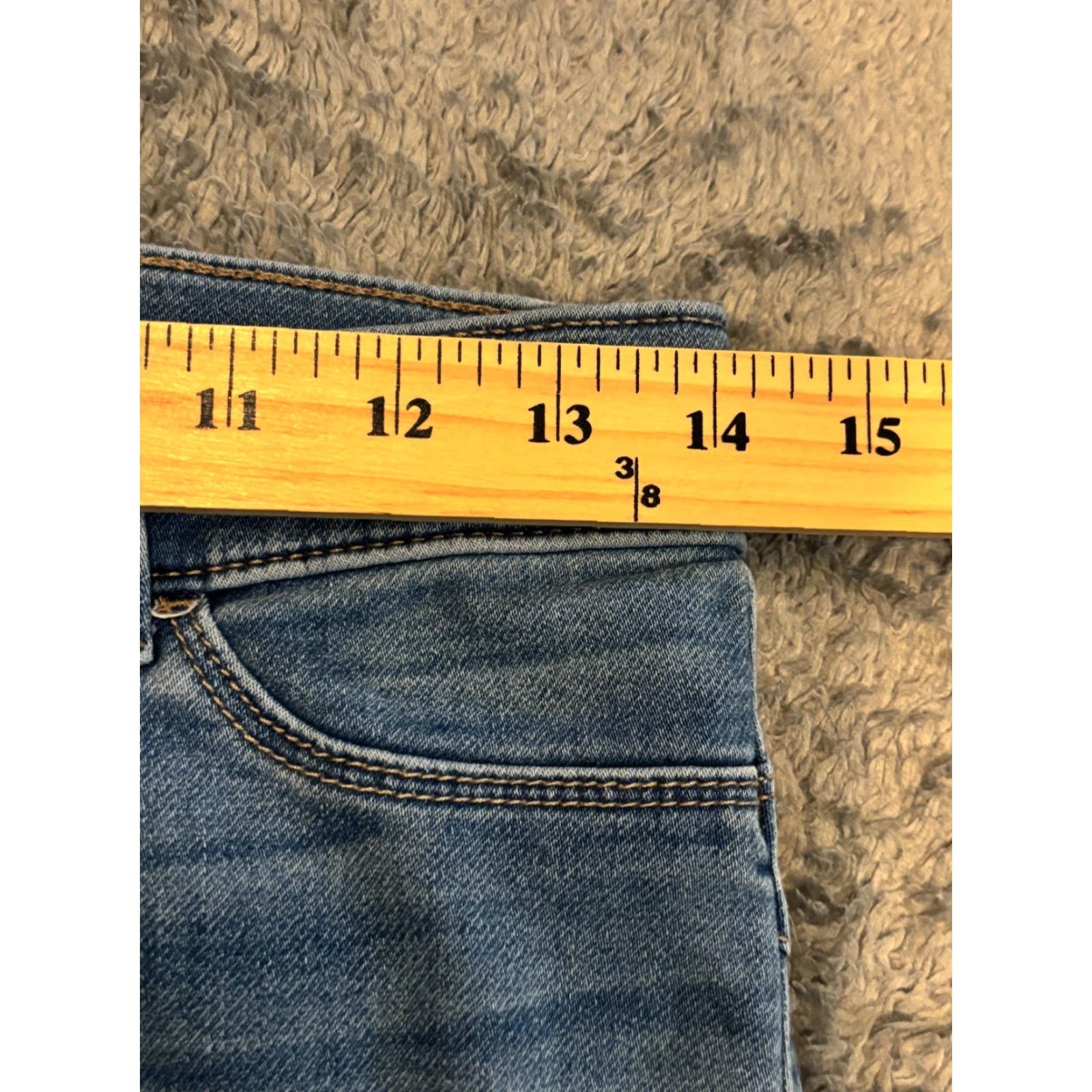 Juicy Couture Juicy Couture Jeans Womens 6 Light Wash Blue Denim Legging Jegging Stretch Jegging Denim Shirt? Size 28" / US 6 / IT 42 - 3 Thumbnail