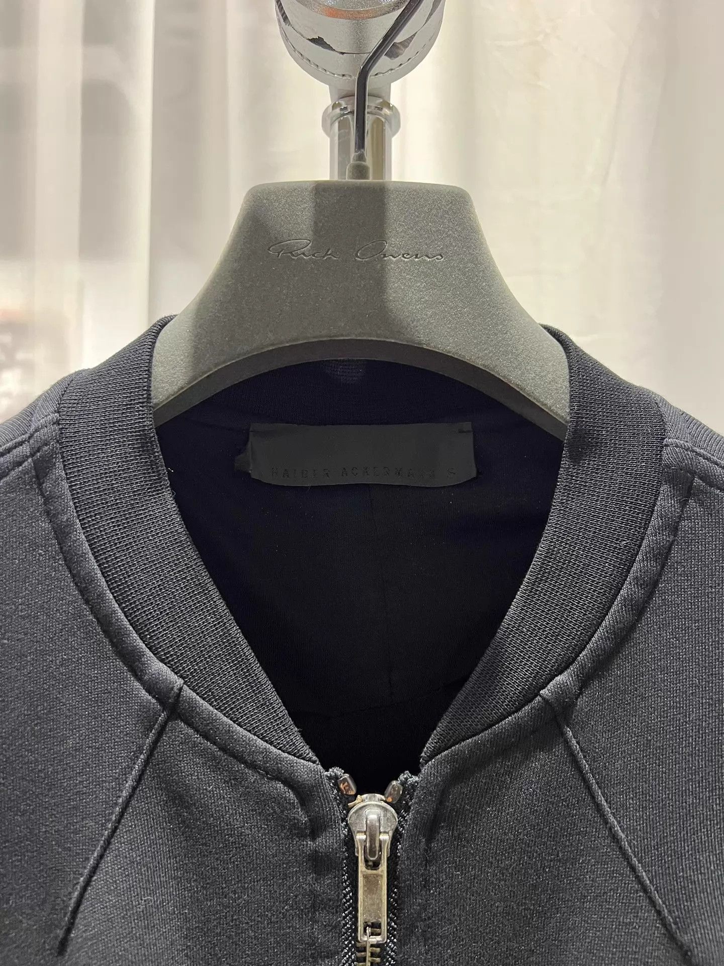 Haider Ackermann Haider Ackermann Perth Bomber Black Pleated Jacket Size US S / EU 44-46 / 1 - 4 Thumbnail