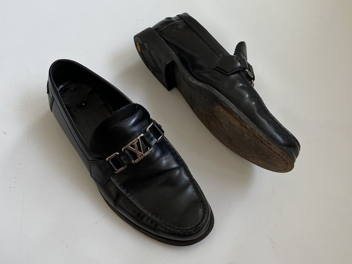 Louis Vuitton LOUIS VUITTON MENS LOAFERS BLACK LEATHER METAL LOGO UK 7 Size US 8 / EU 41 - 6 Thumbnail