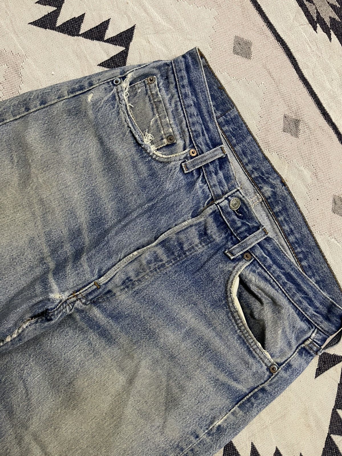 Levi's VINTAGE LEVIS 524 DISTRESSED DENIM JEANS STRAIGHT CUT Size US 30 / EU 46 - 8 Thumbnail