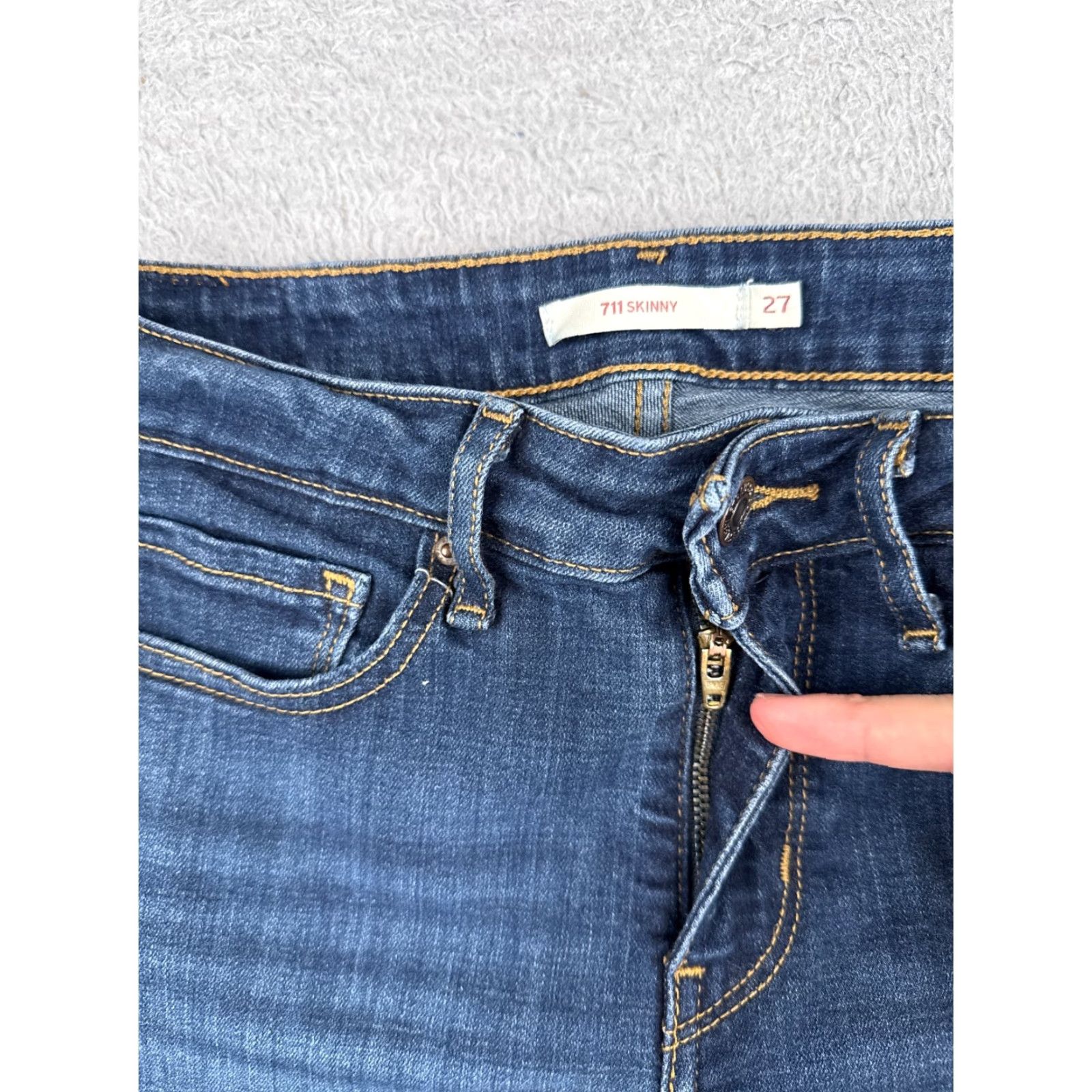 Levi's Levi's Jeans Shorts Women 27 Blue Denim Cut-Off 711 Skinny Cotton Blend Zip 27x6 Short Womens 27 Blue Denim Cut-Off 80s Cross Vintage: No Size 27" / US 4 / IT 40 - 6 Thumbnail