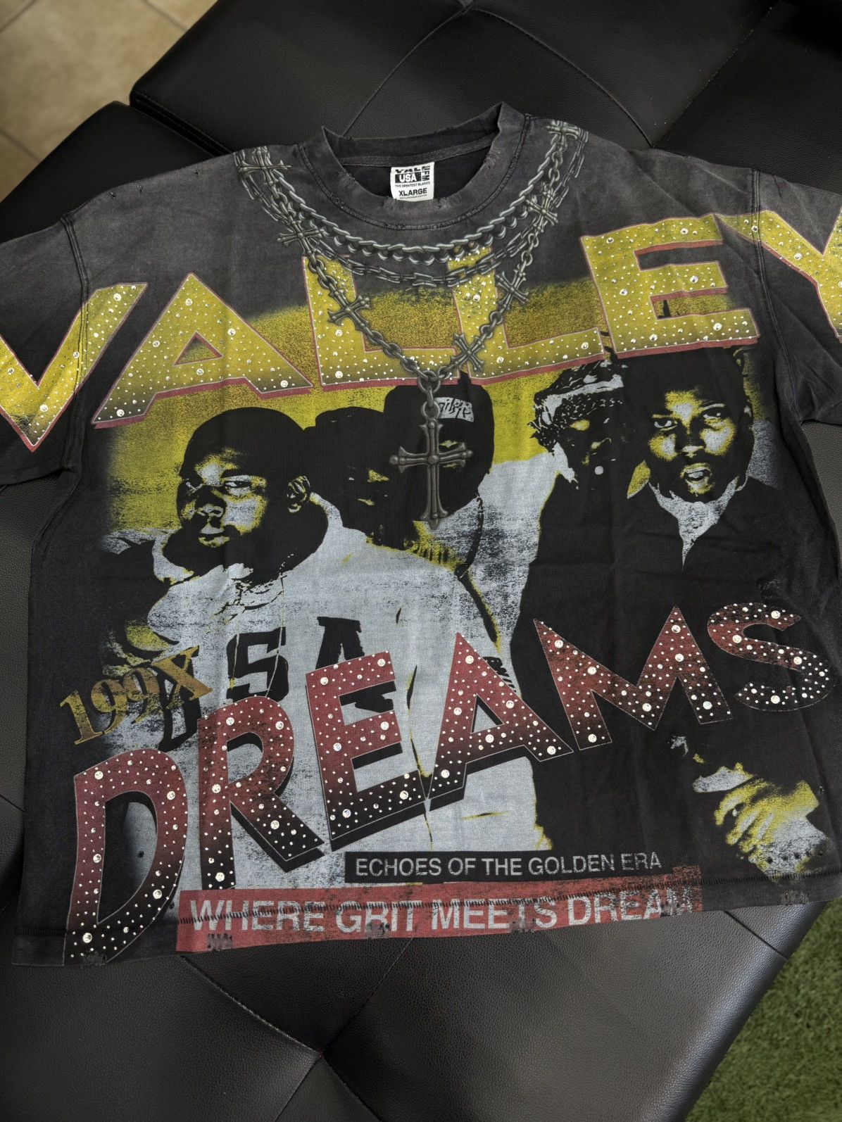 Vale Valley Dreams Black Chambers Bling Tee Size XL NEW Size US XL / EU 56 / 4 - 3 Thumbnail