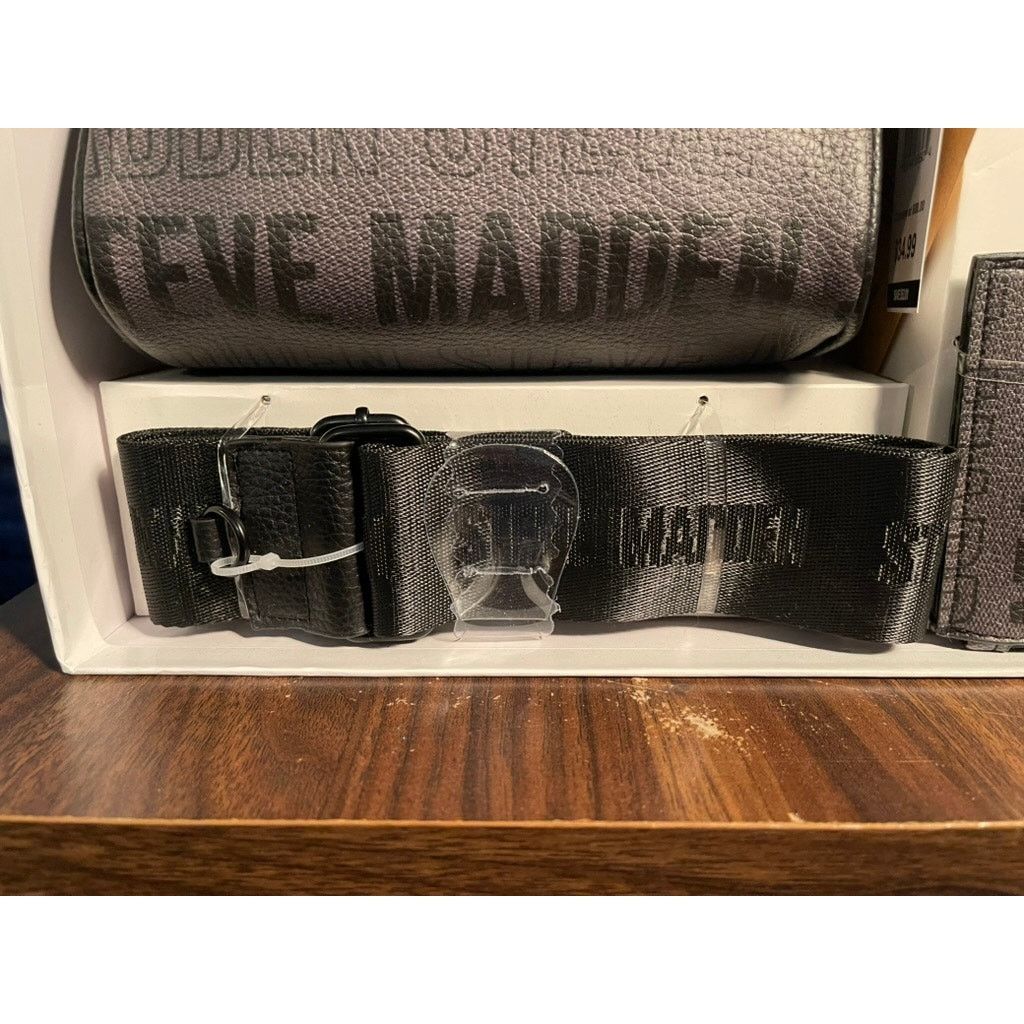 Steve Madden Steve Madden Gift Set Crossbody Purse Strap Coin Purse Size ONE SIZE - 4 Thumbnail