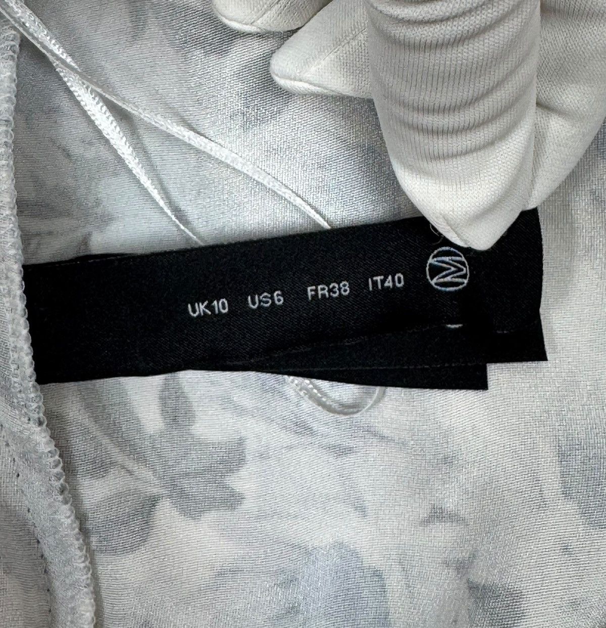 Other Mother Of Pearl Printed Floral Silk Joggers size IT40 US6 Size 27" / US 4 / IT 40 - 9 Thumbnail