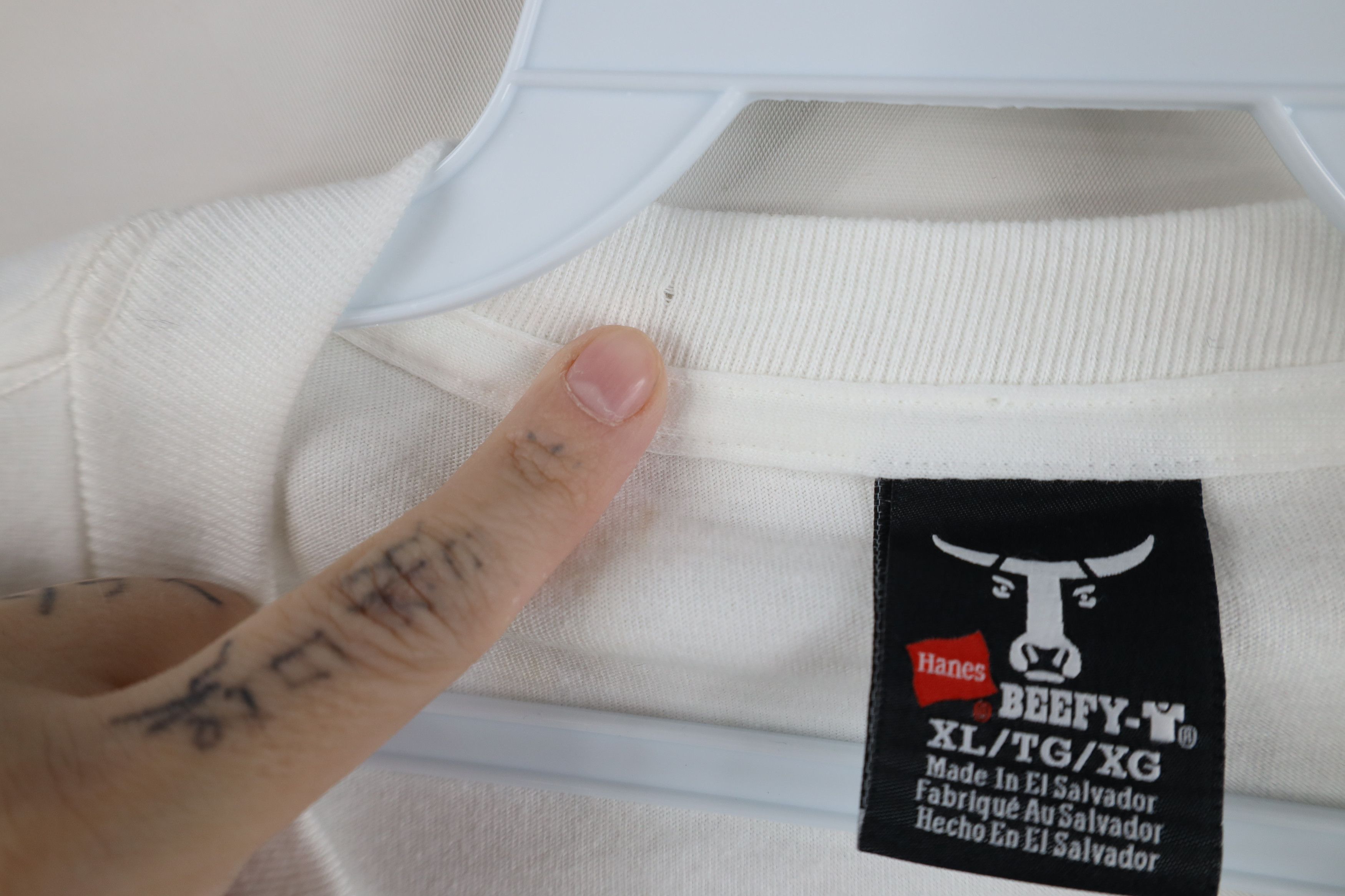 Hanes Vintage Hanes Beefy Heavyweight Long Sleeve T-Shirt White Size US XL / EU 56 / 4 - 9 Thumbnail