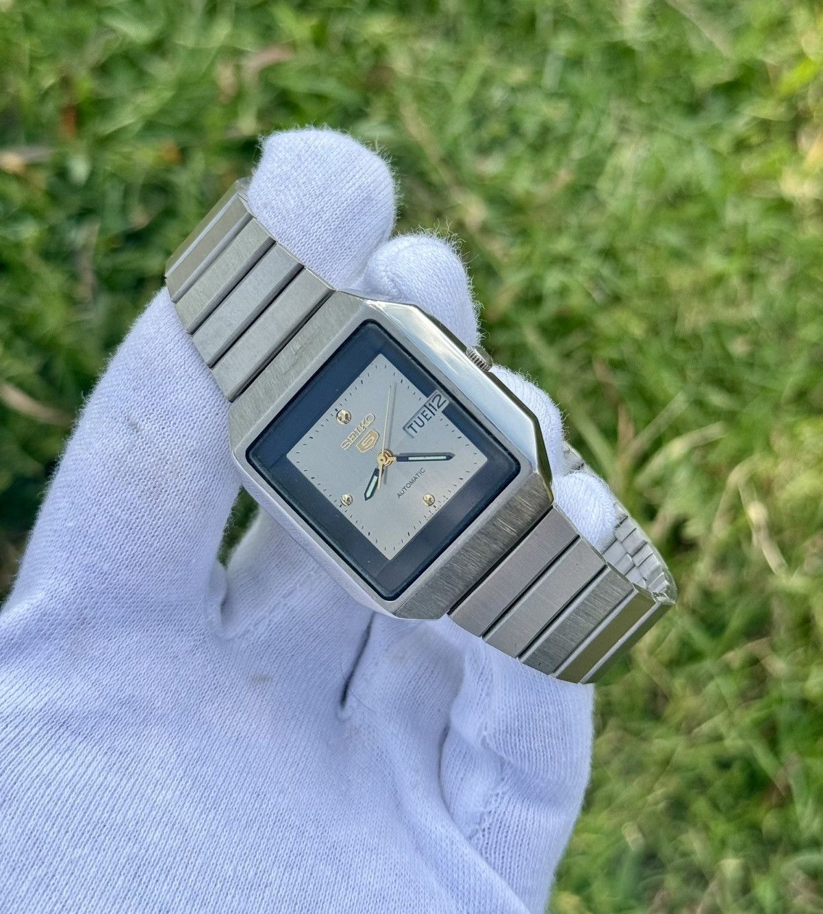 Seiko Vintage Seiko 5 Automatic japan Watch: silver Dial, TV Case Size 36 - 6 Thumbnail