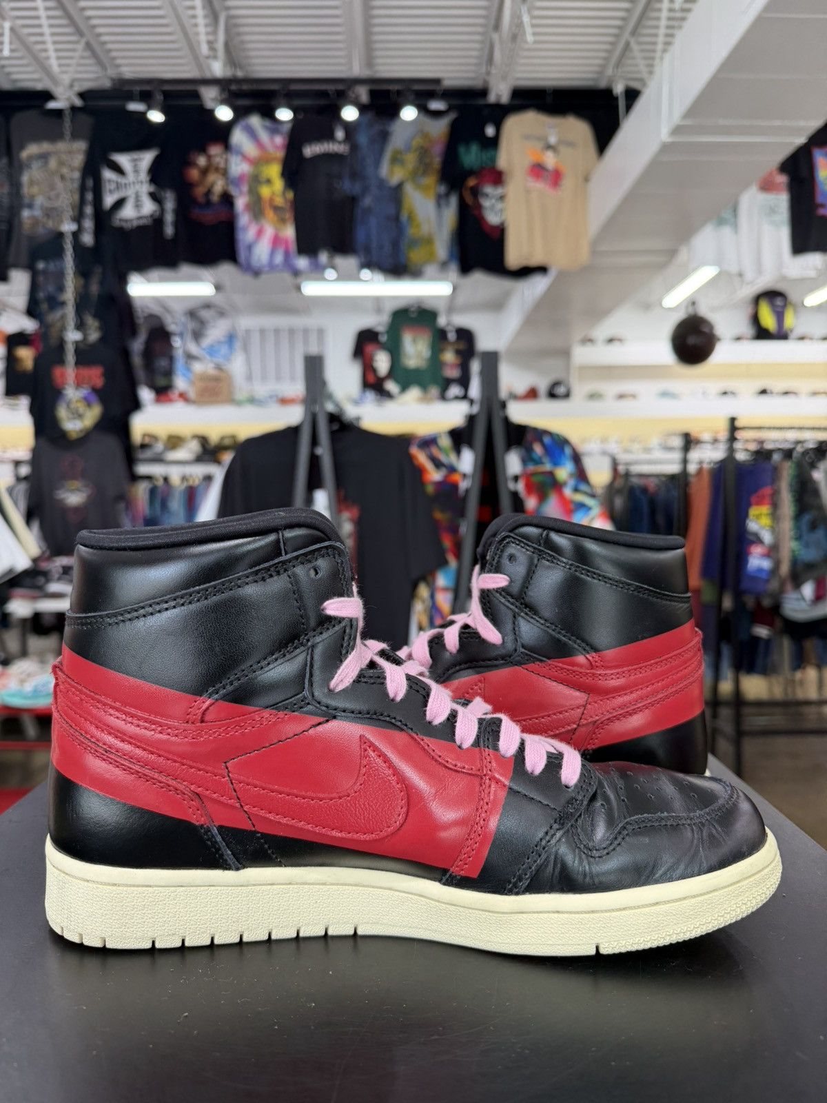 Jordan Brand Jordan 1 Couture Size 8.5 (2019) Size US 8.5 / EU 41-42 - 3 Thumbnail