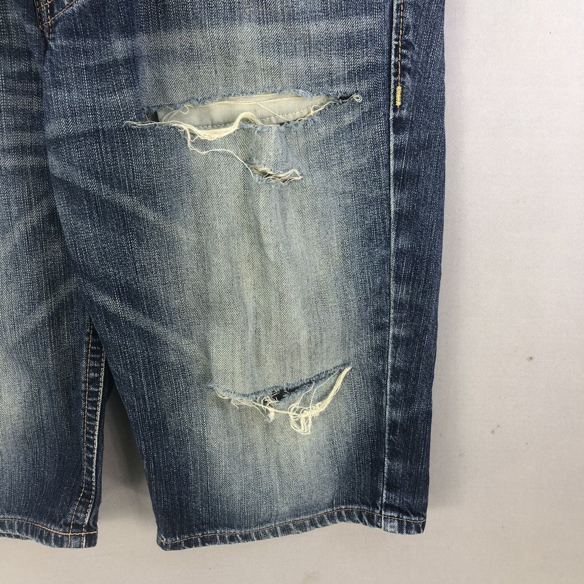 Edwin Vintage 2000s Distressed Edwin Navajo Short Pants Size US 37 - 4 Thumbnail