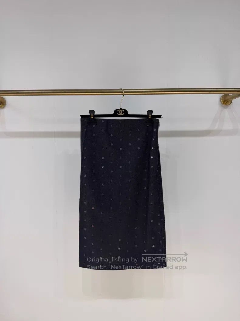 Brunello Cucinelli Brunello Cucinelli Black Sequined Midi Skirt Size 27" / US 4 / IT 40 - 1 Thumbnail