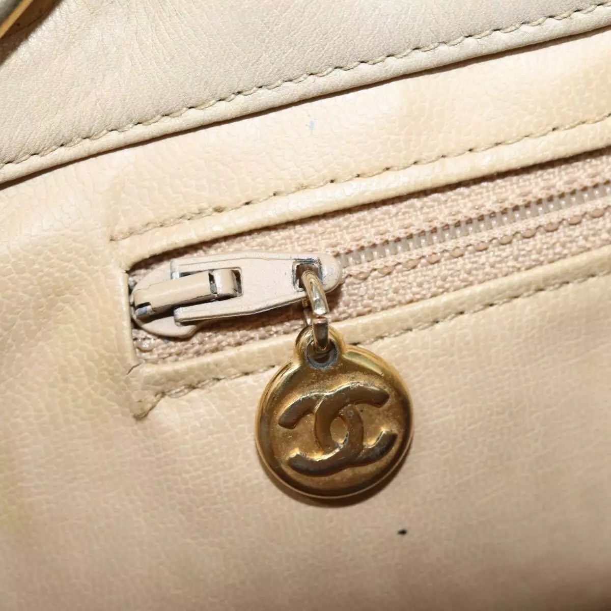 Chanel CHANEL Matelasse Chain Tote Bag Leather Beige Size ONE SIZE - 5 Thumbnail