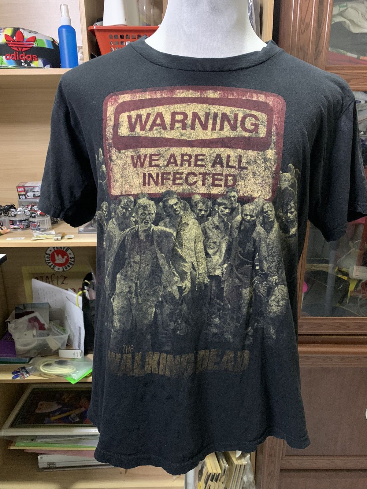 Vintage Vintage Y2K The Walking Dead We Are All Infected Zombies Tee Size US XL / EU 56 / 4 - 1 Thumbnail