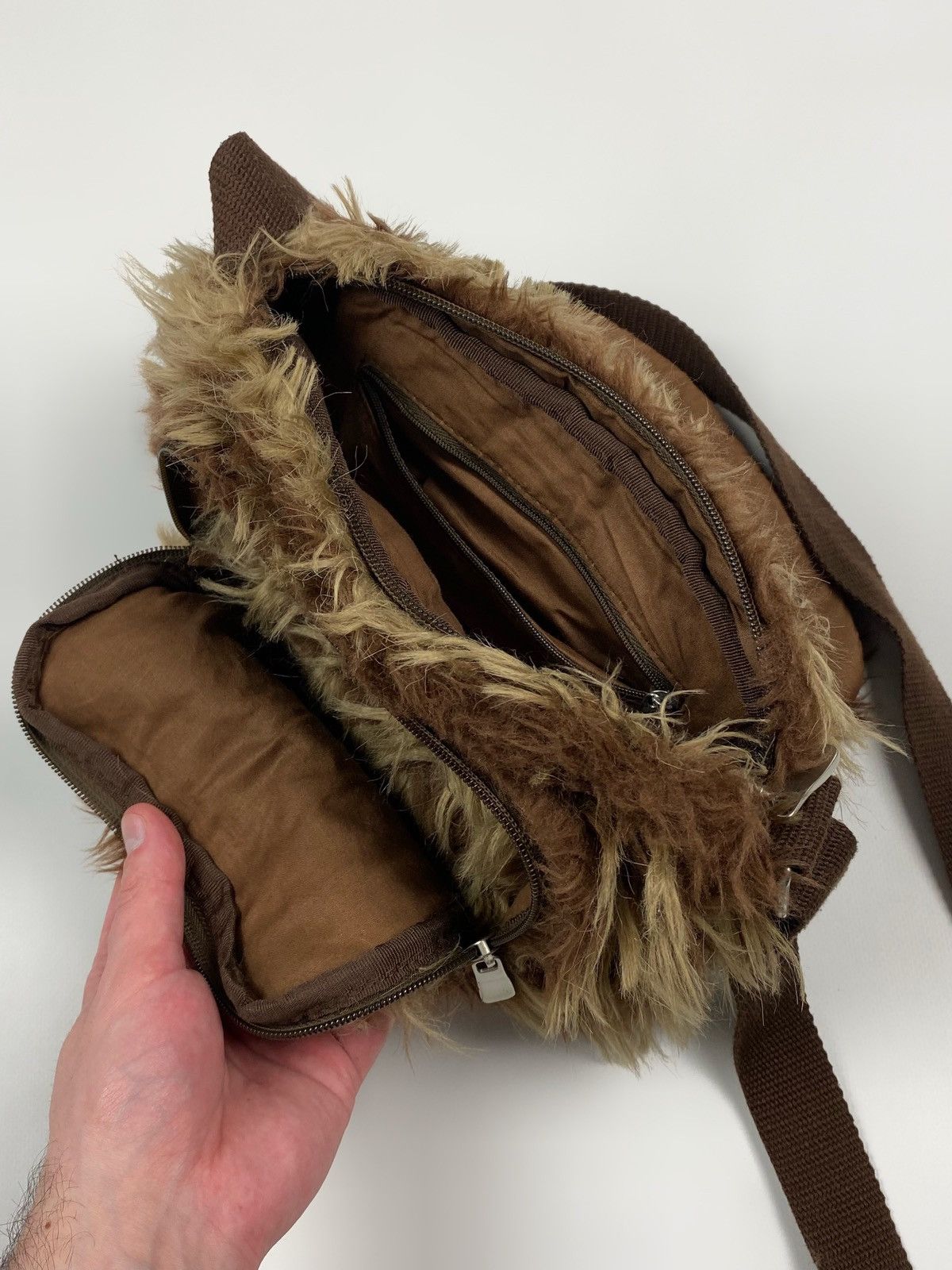 O'Neill Y2K Vintage O’neill Brown Fuzzy Faux Fur Crossbody Bag Size ONE SIZE - 10 Thumbnail