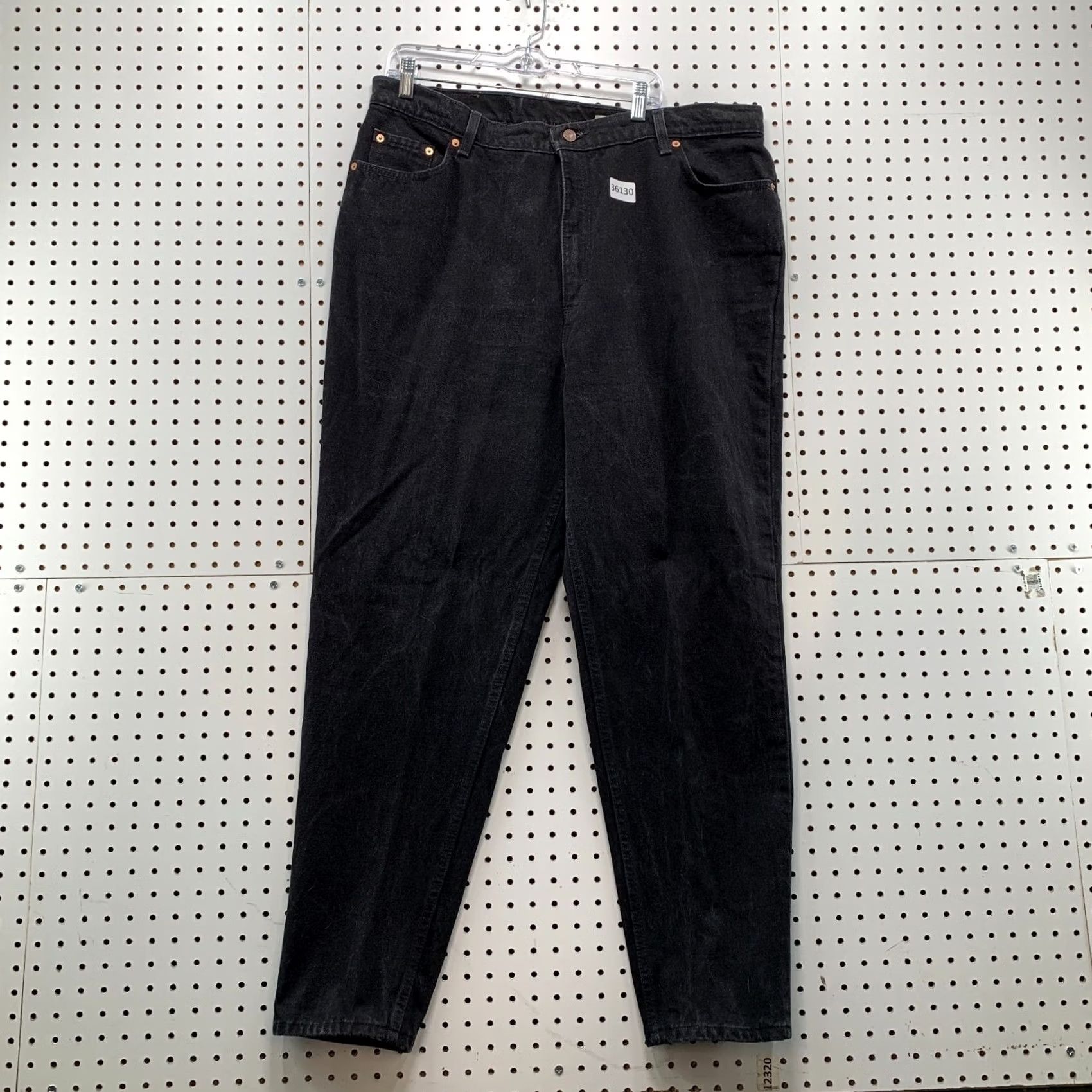 Levi's VINTAGE Levis 522 Black Denim Jeans Womens 22 Tapered Leg FITS 40X32 USA Size 40" / US 18 - 2 Thumbnail