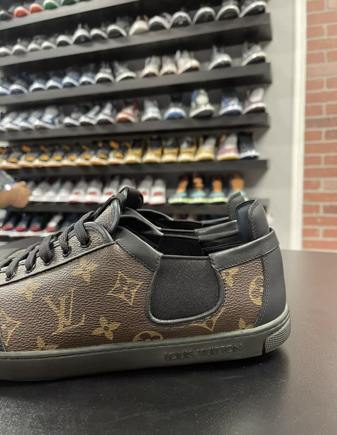 Louis Vuitton Size 10.5US/9.5LV - Louis Vuitton Brown Monogram Canvas Size US 10.5 / EU 43-44 - 5 Thumbnail