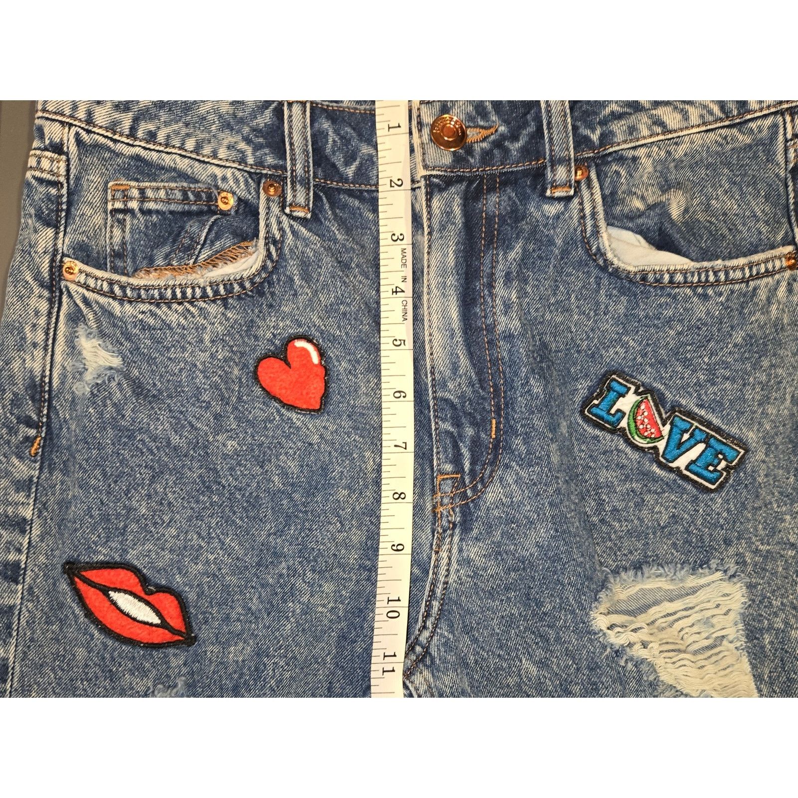 Divided Divided H&M patches distressed jeans raw hem sz 8 Size 30" / US 8 / IT 44 - 8 Thumbnail