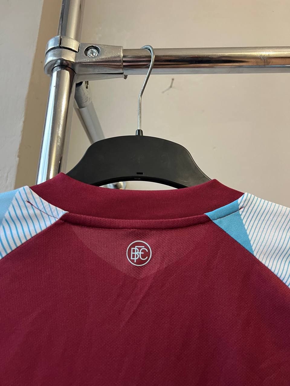 Umbro 2021/22 BURNLEY FC HOME SOCCER JERSEY FOOTBALL SHIRT SIZE S Size US S / EU 44-46 / 1 - 16 Thumbnail