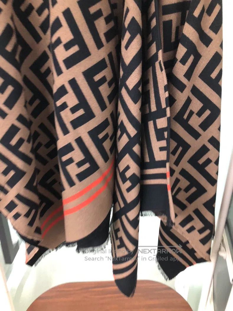 Fendi Fendi size 140*140cm Pashmina/Shades of Brown, Black, and G Size ONE SIZE - 3 Thumbnail