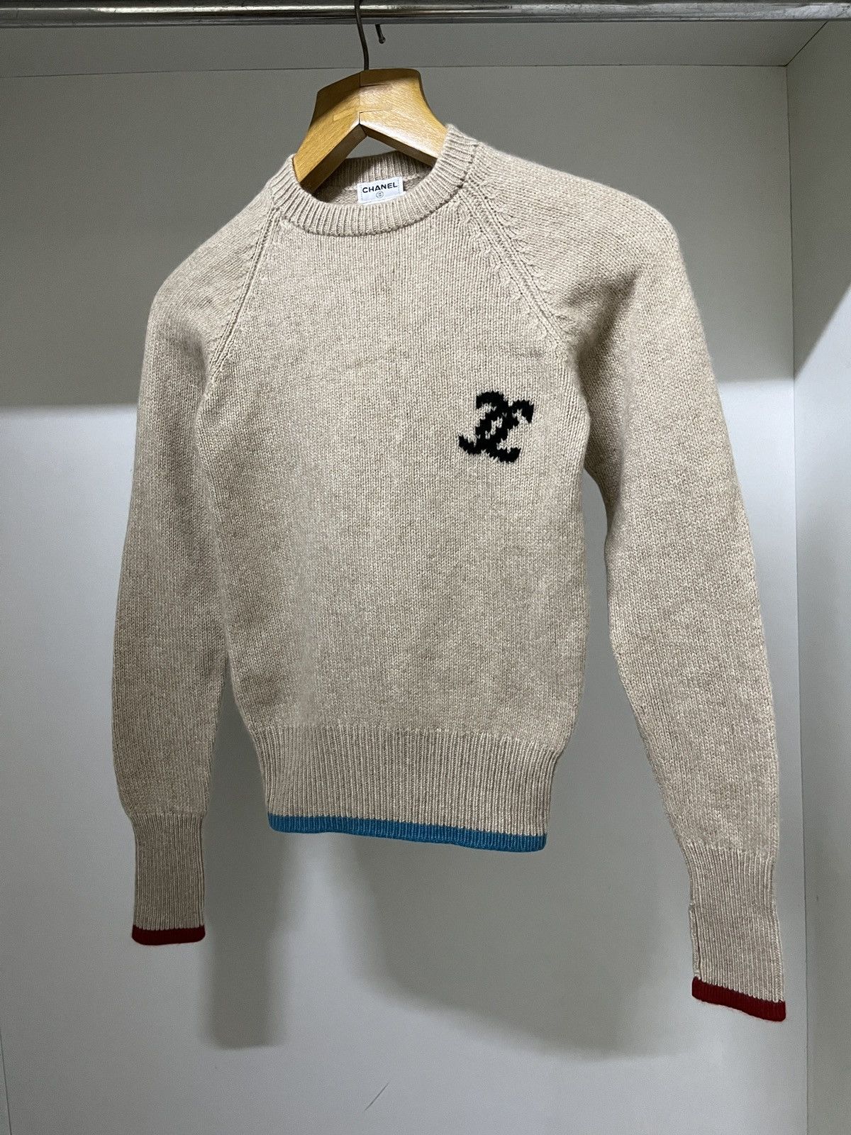 Chanel Chanel Vintage Cashmere Knit Sweater Size XS / US 0-2 / IT 36-38 - 1 Thumbnail