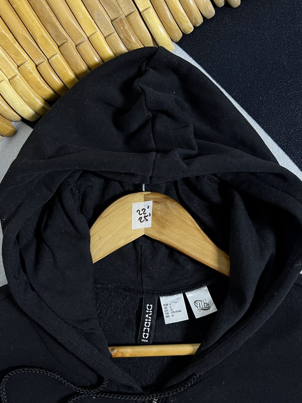 Other H&M X DC COMICS WONDER WOMAN BIG LOGO HOODIE Size US M / EU 48-50 / 2 - 5 Thumbnail