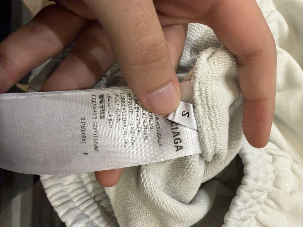 Balenciaga Balenciaga Baggy Tribal Sweatpants Size US 30 / EU 46 - 4 Thumbnail
