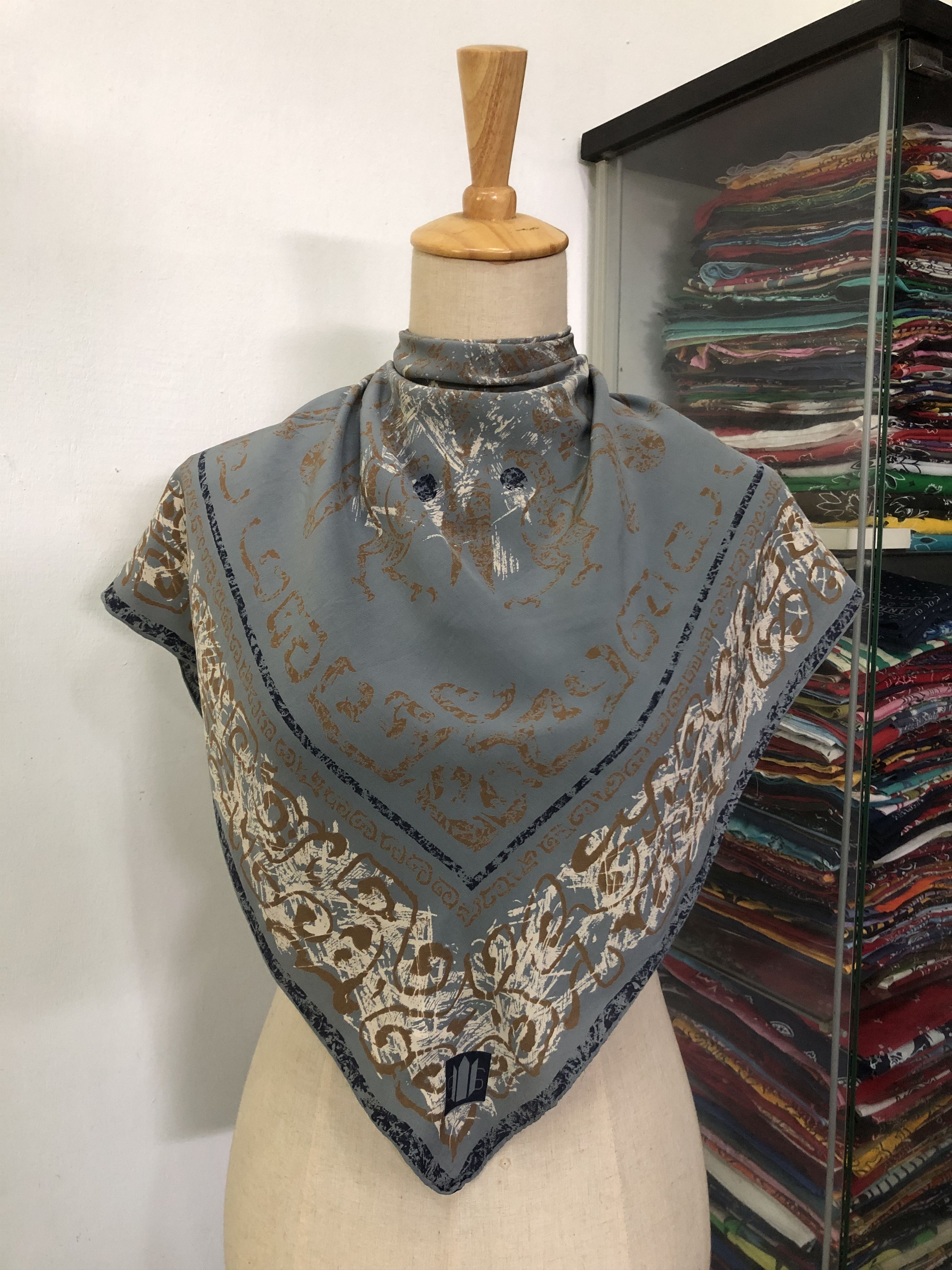 Vintage Vintage Silk Scarf Size ONE SIZE - 1 Thumbnail
