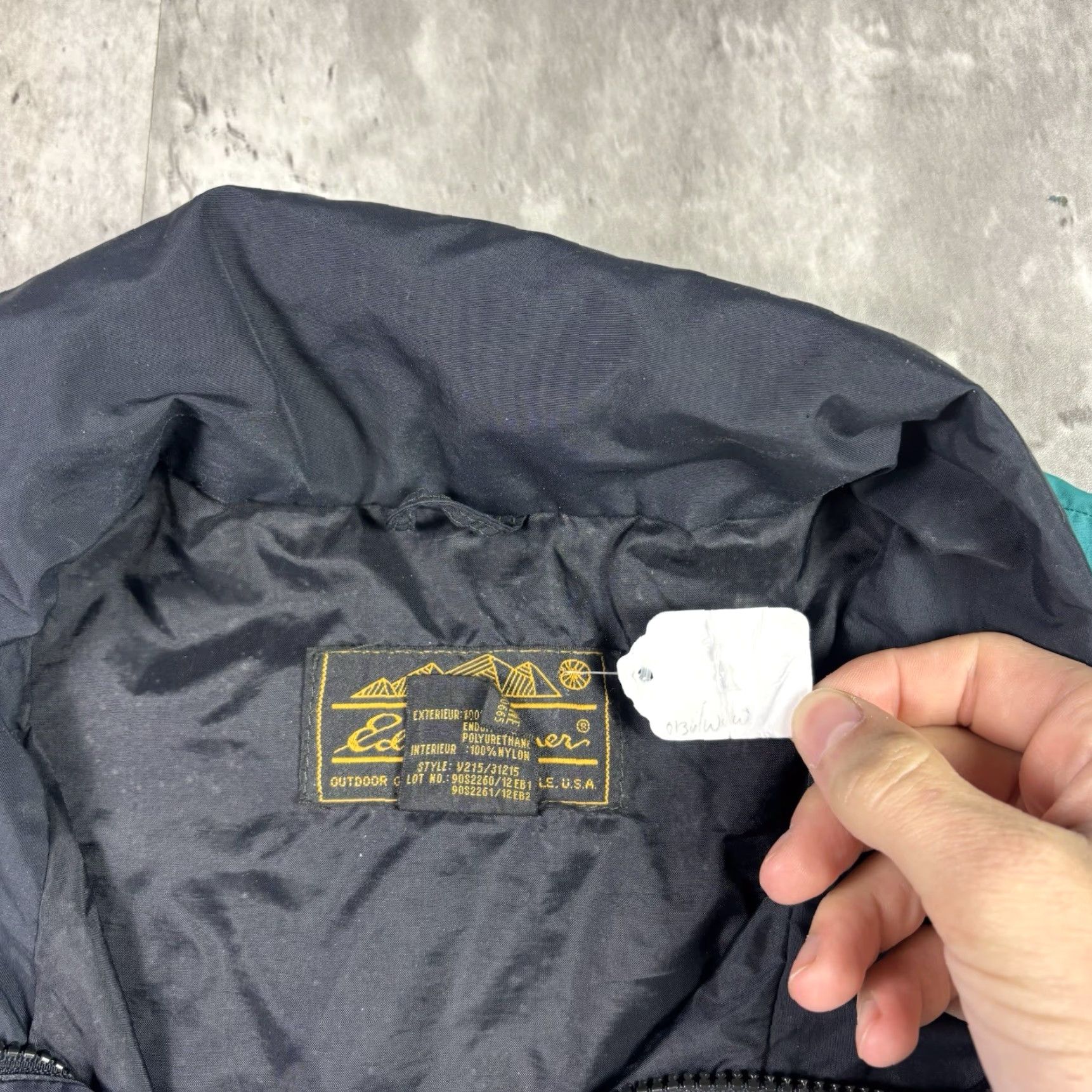 Eddie Bauer VINTAGE Eddie Bauer Jacket Windbreaker Full Zip XL Blue USA Windbreaker Mens 80s Nylon Softshell Skiing Travel Size US XL / EU 56 / 4 - 5 Thumbnail