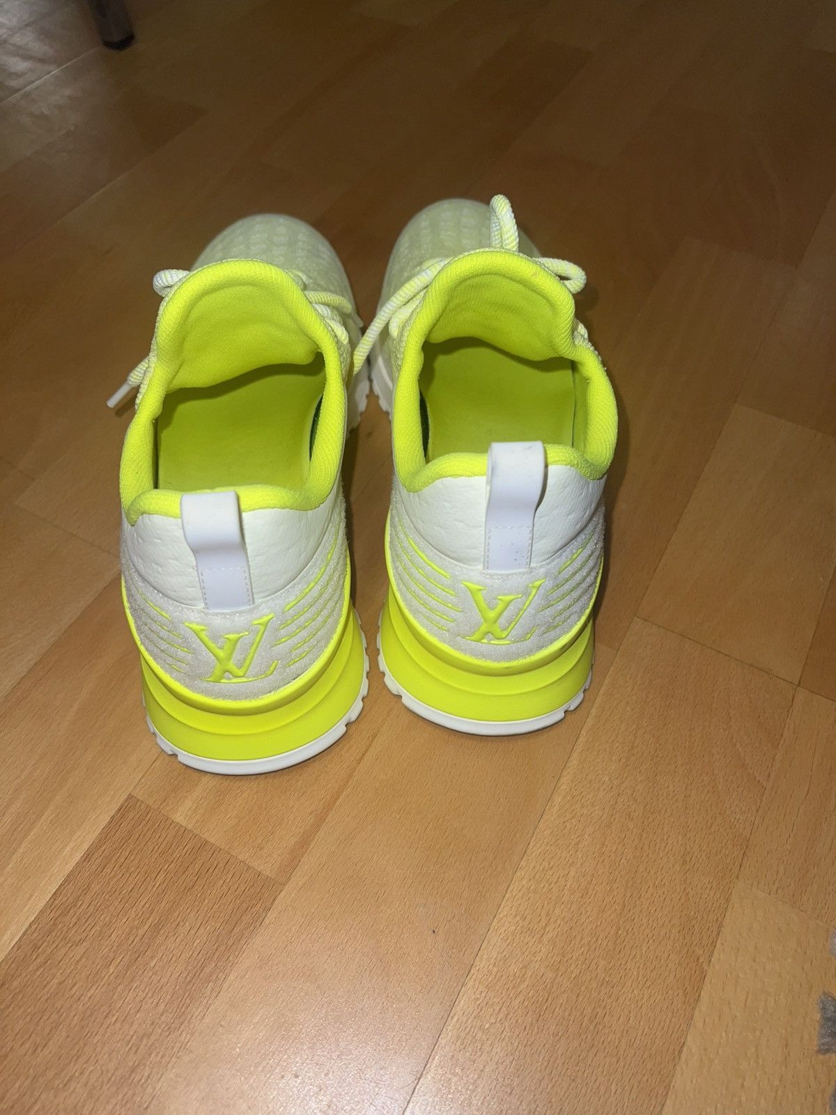 Louis Vuitton LV low sneakers Size US 8 / EU 41 - 2 Thumbnail