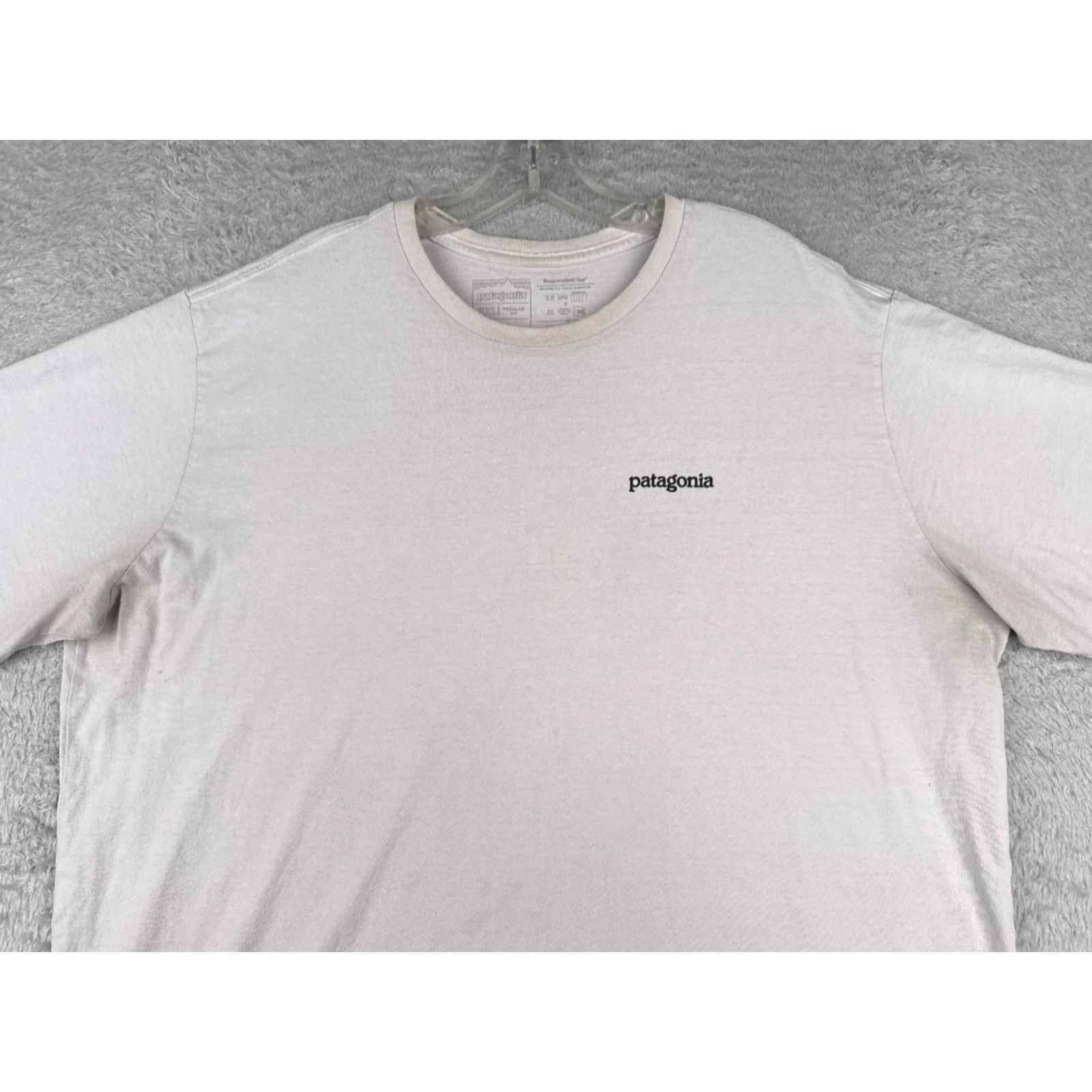 Patagonia Patagonia Shirt Men 2XL White Responsibili-Tee Short Sleeve Cotton Blen Logo Tee USA 2XL Mens Size US XXL / EU 58 / 5 - 4 Thumbnail