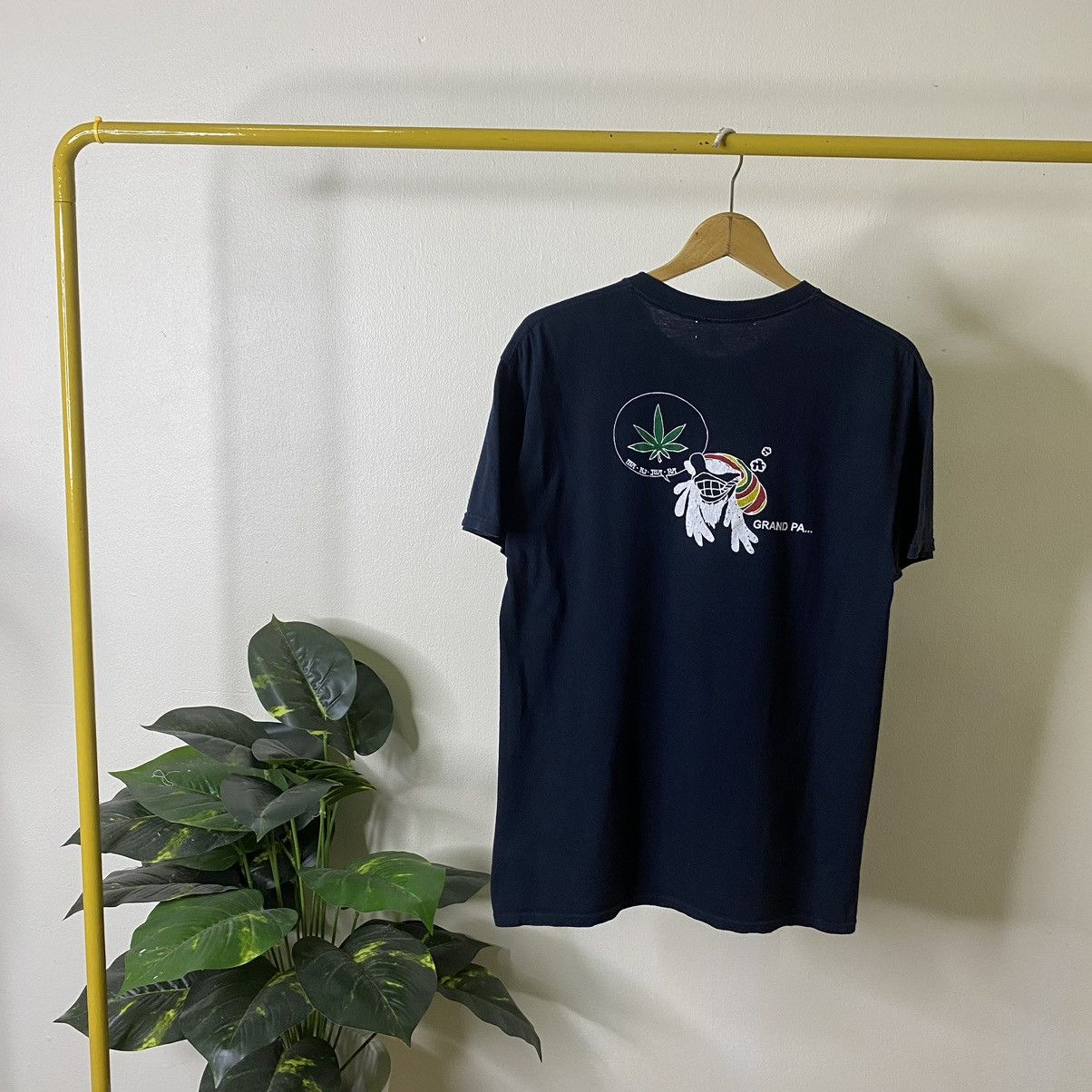 Bob Marley × Vintage Vintage 2000s Grandpa Smoking Marijuana Reggae Rasta Tee Size US M / EU 48-50 / 2 - 4 Thumbnail