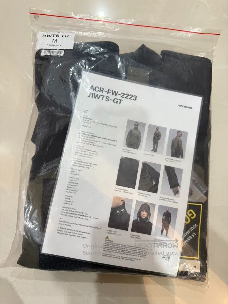 Acronym Acronym Charge coat Size US M / EU 48-50 / 2 - 5 Thumbnail