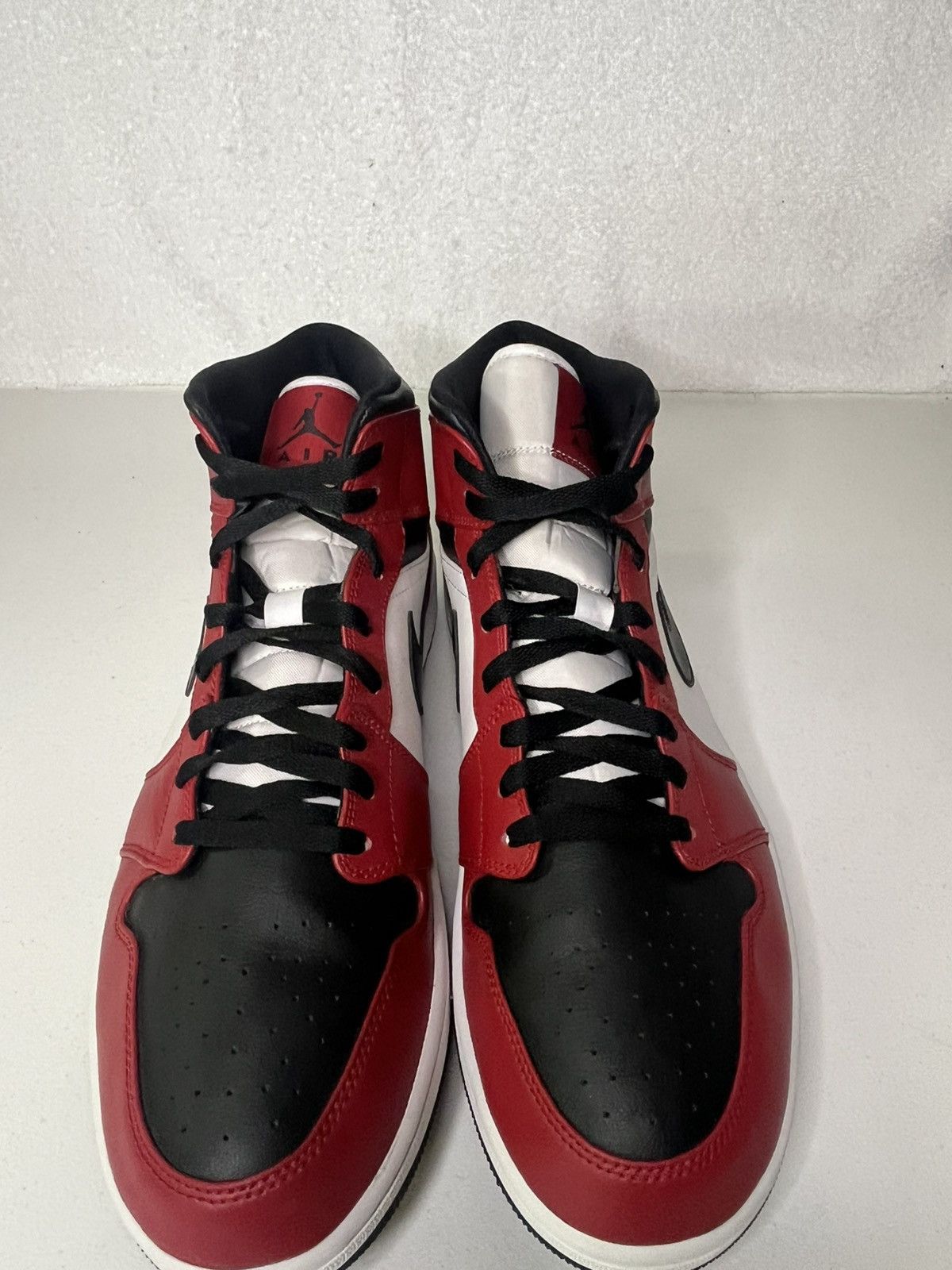 Nike Nike Air Jordan 1 Mid Chicago Black Toe Size 14 Size US 14 / EU 47 - 3 Thumbnail