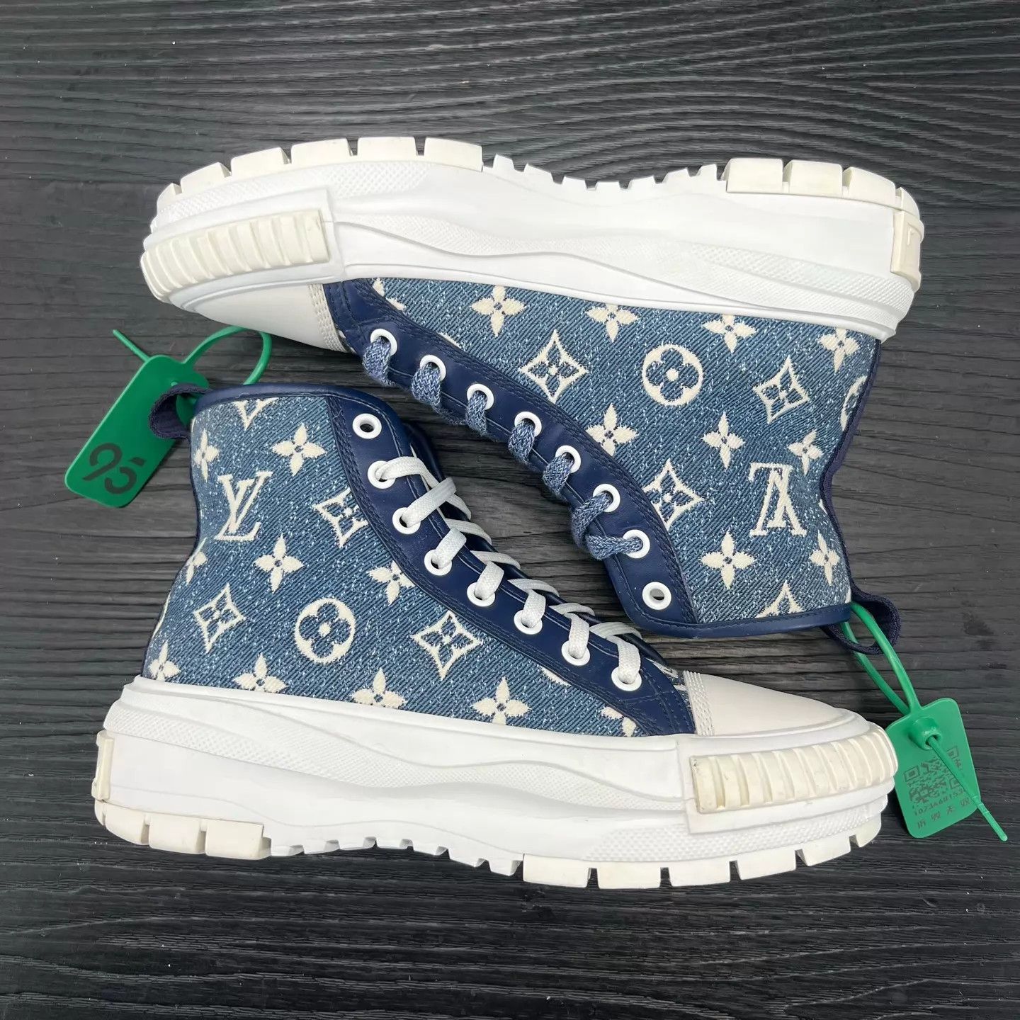 Louis Vuitton LV Squad White Blue Denim 36 Mint Size US 5.5 / IT 35.5 - 2 Thumbnail