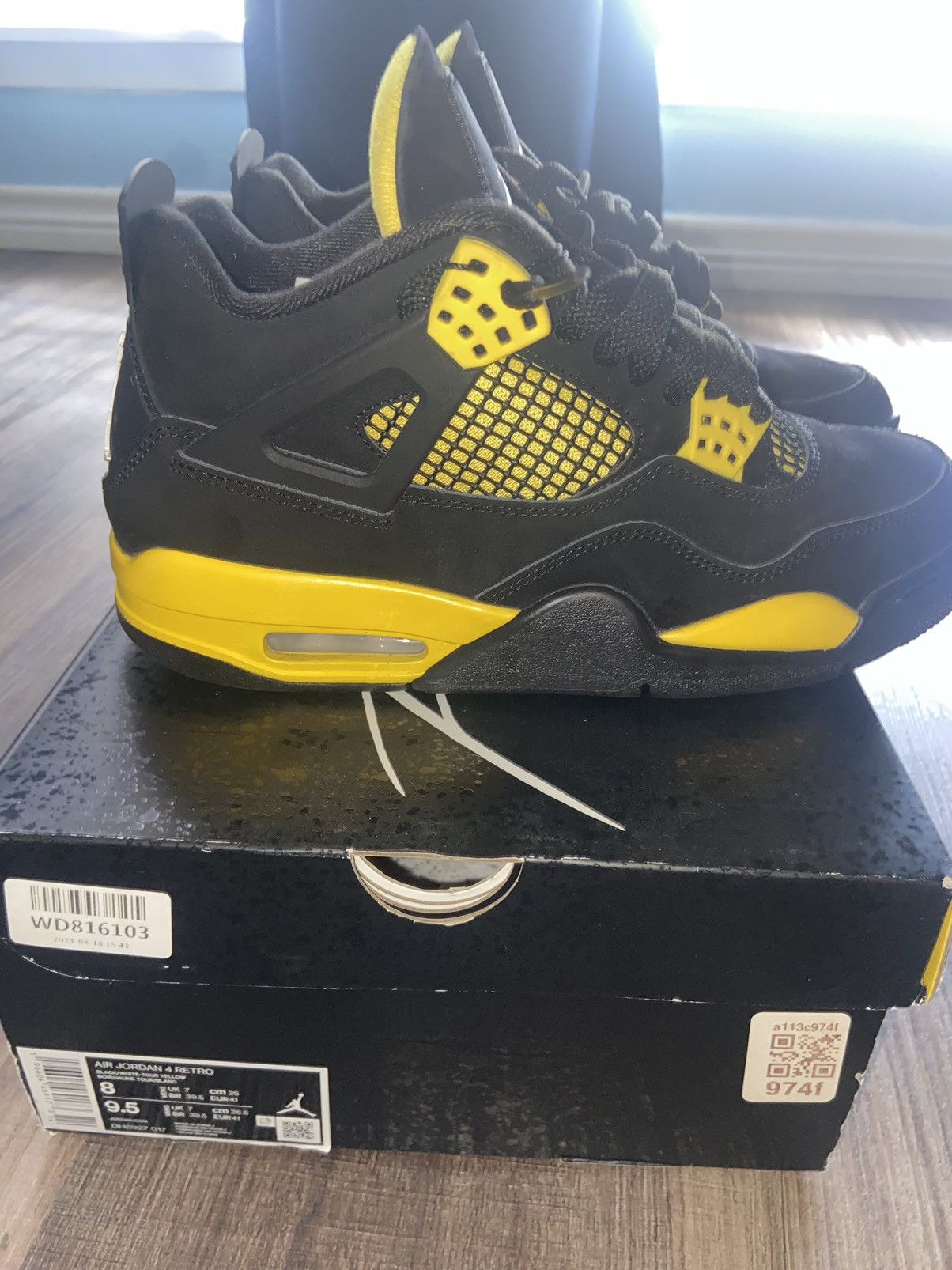 Jordan Brand Air Jordan 4 Thunder Size US 8 / EU 41 - 2 Thumbnail