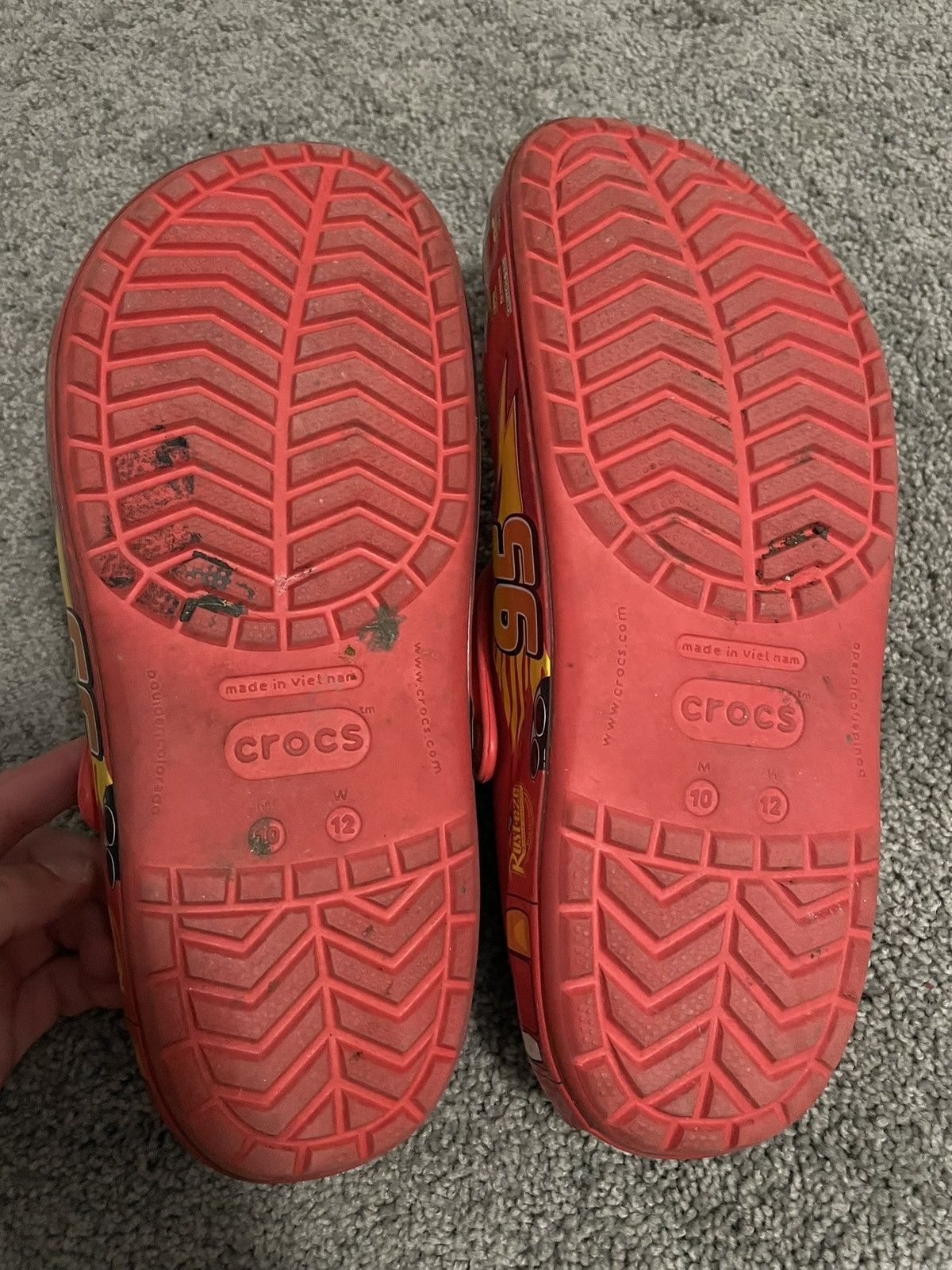 Crocs × Disney Disney x Crocs Lightning McQueen crocs Size US 10 / EU 43 - 2 Thumbnail