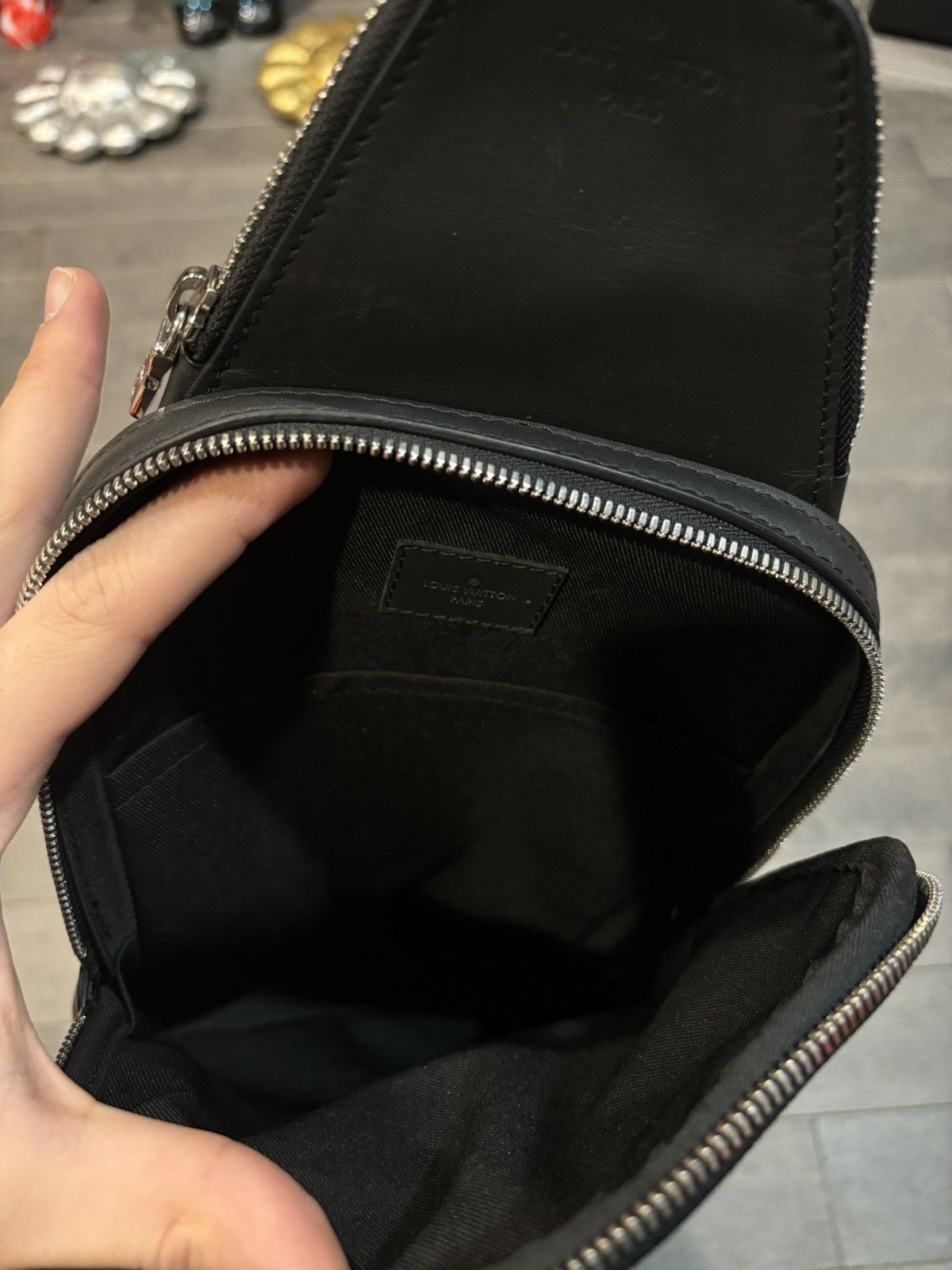 Louis Vuitton Louis Vuitton Damier sling bag black Size ONE SIZE - 4 Thumbnail