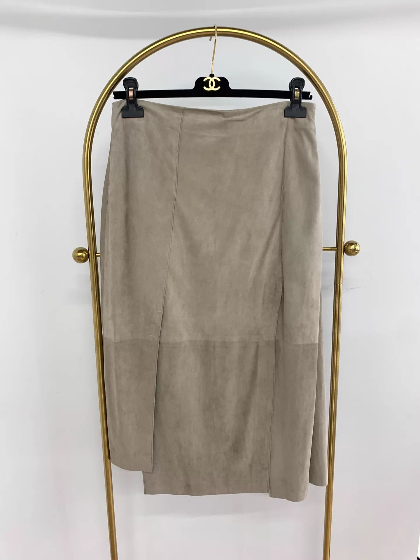 Brunello Cucinelli Brunello Cucinelli Suede Irregular Skirt 38 New Size 28" / US 6 / IT 42 - 1 Thumbnail