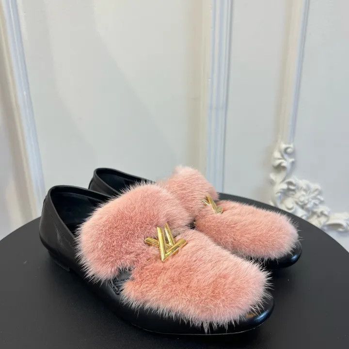Louis Vuitton Louis Vuitton Pink Mink Leather Loafers for Women 0079 Size US 6 / IT 36 - 1 Thumbnail