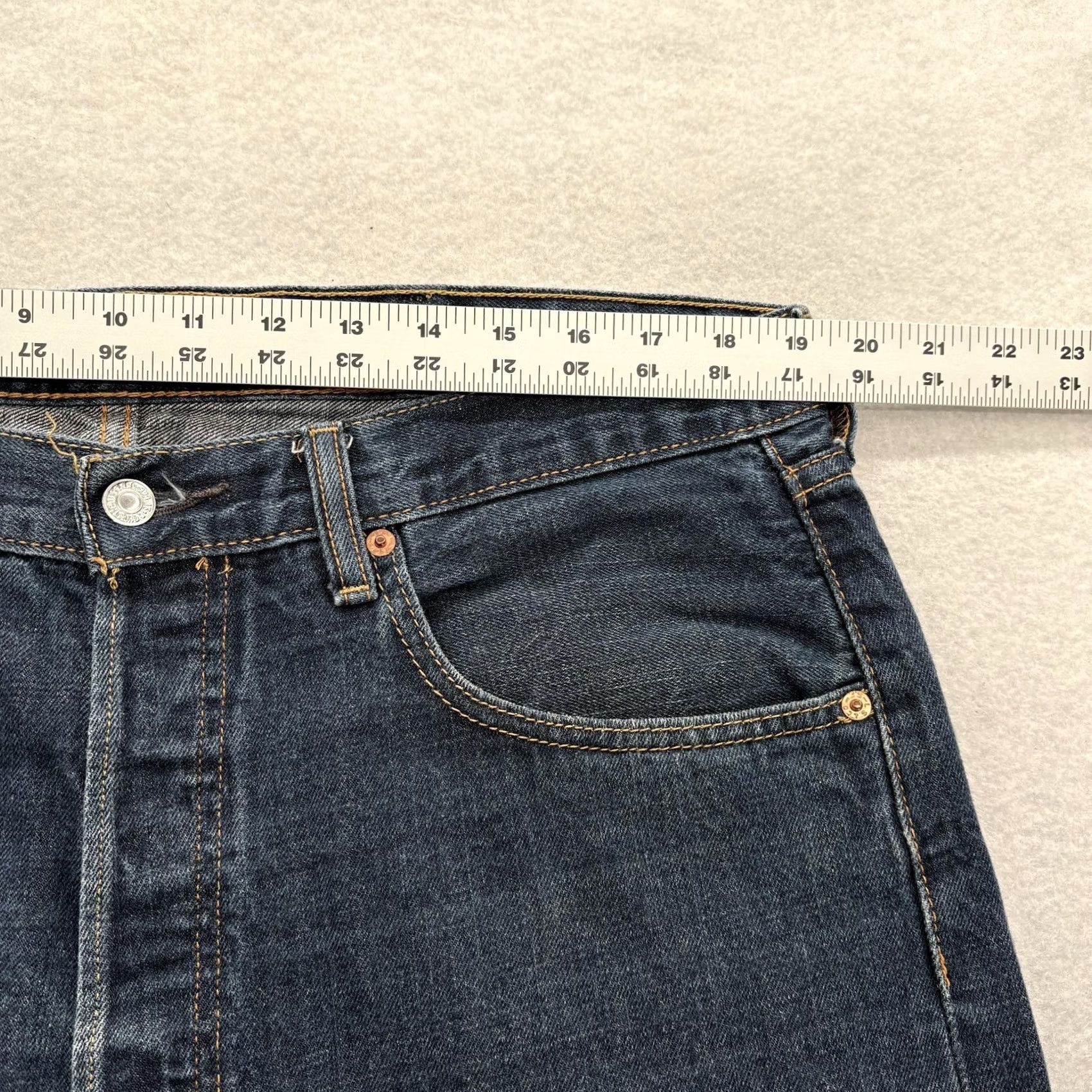 Levi's VINTAGE Levi's 501 Jeans Mens 38x30 Straight Button Fly Blue Denim Grunge Y2K Size US 38 / EU 54 - 7 Thumbnail