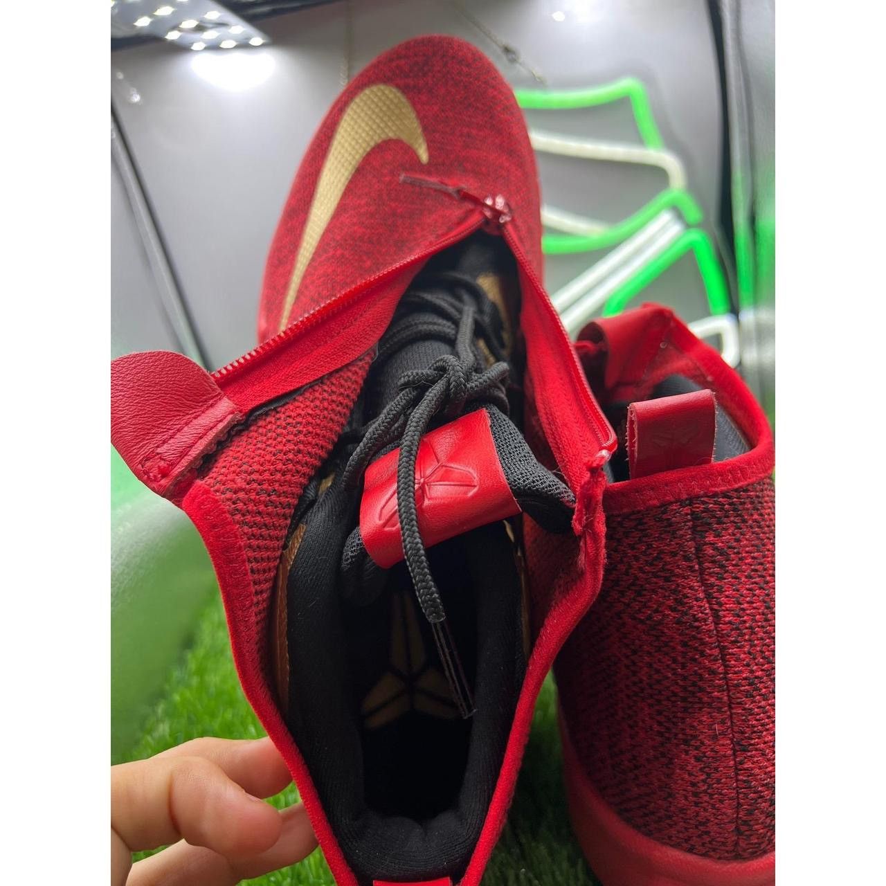 Nike Nike Kobe Zoom Icon Chinese New Year Red Gold Mens 10 Size US 10 / EU 43 - 6 Thumbnail