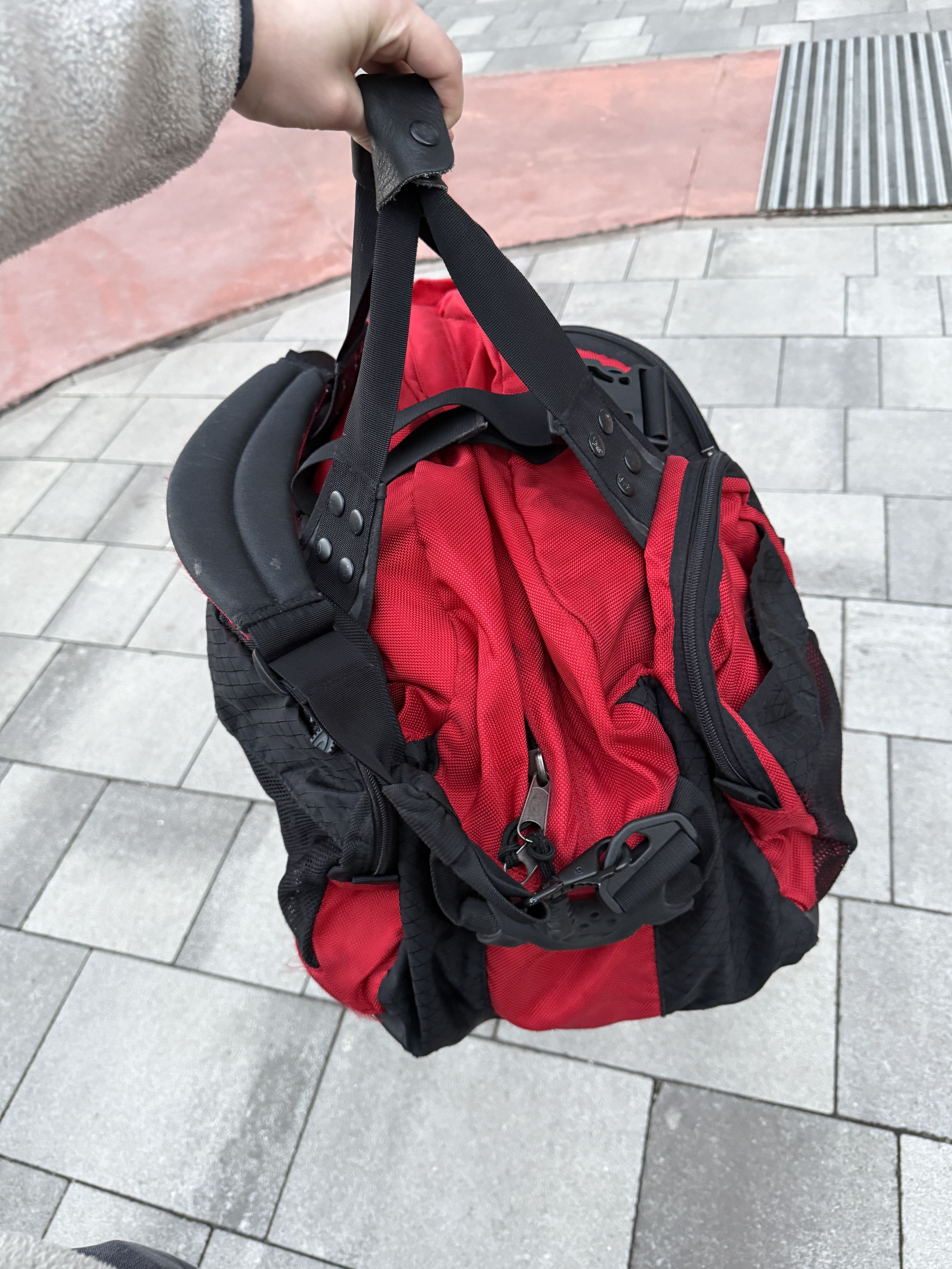 Oakley × Vintage Vintage Y2K Oakley Icon 2.0 Duffle Bag Size ONE SIZE - 5 Thumbnail
