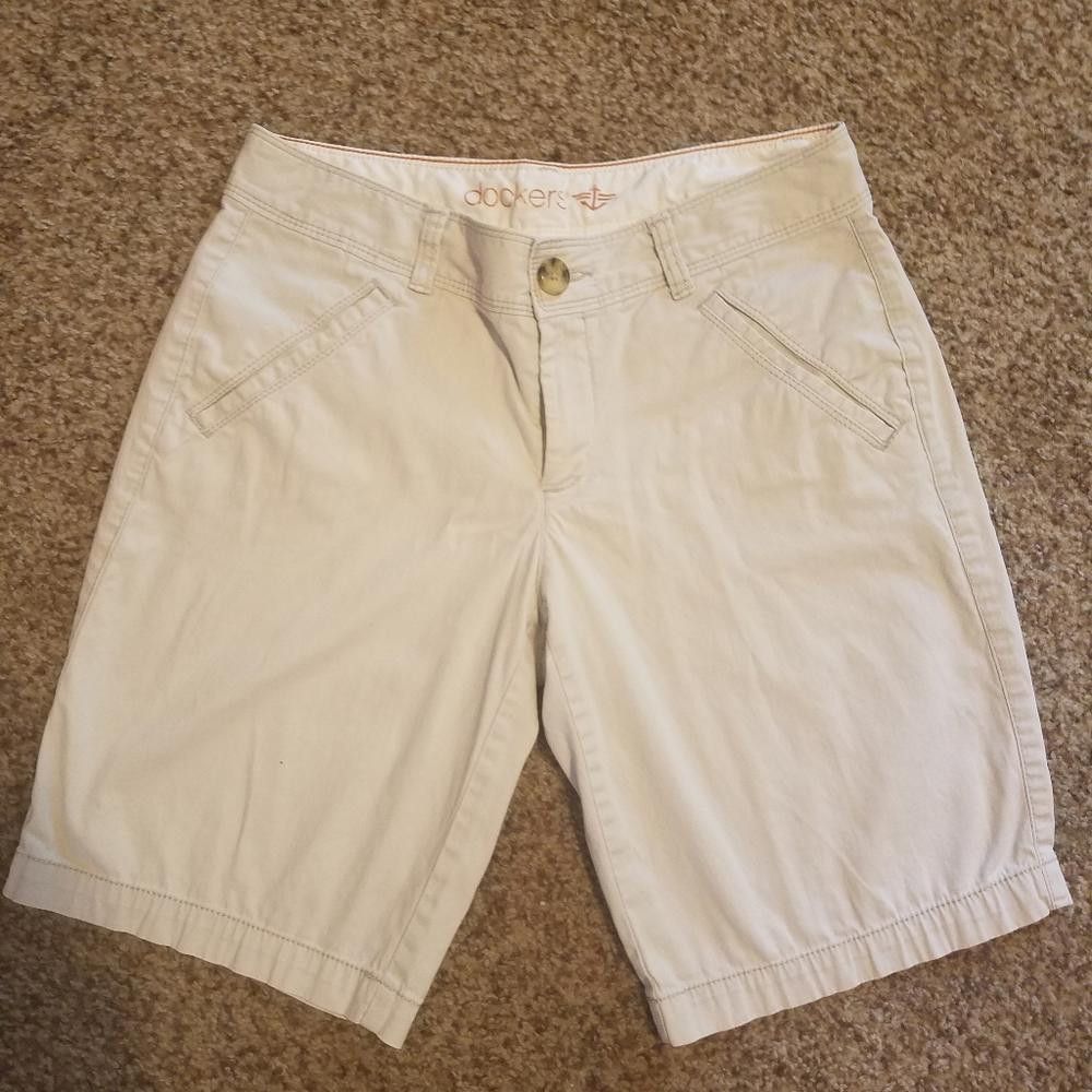 Dockers Dockers Khaki Bermuda Shorts Size 4 Size 27" / US 4 / IT 40 - 1 Thumbnail