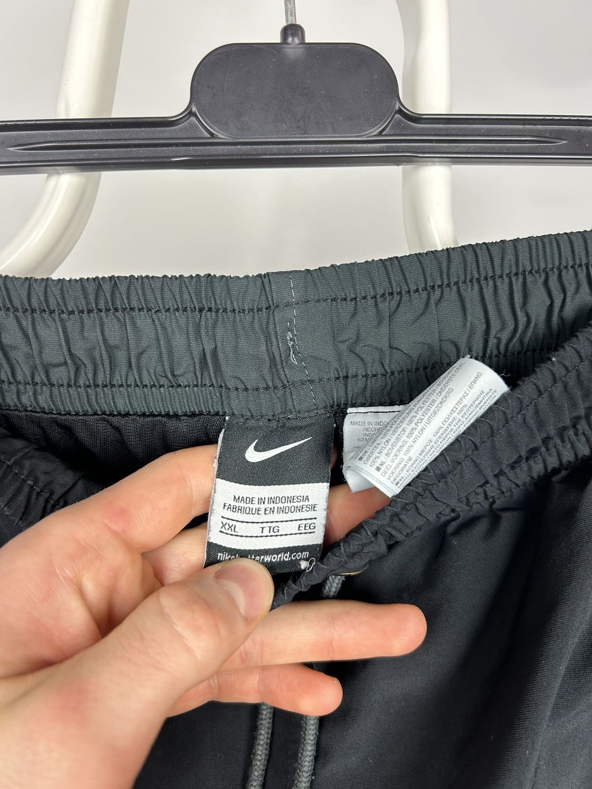 Nike × Vintage Nike Nylon Baggy Swoosh Logo Overisize y2k Pants Joggers Size US 38 / EU 54 - 7 Thumbnail