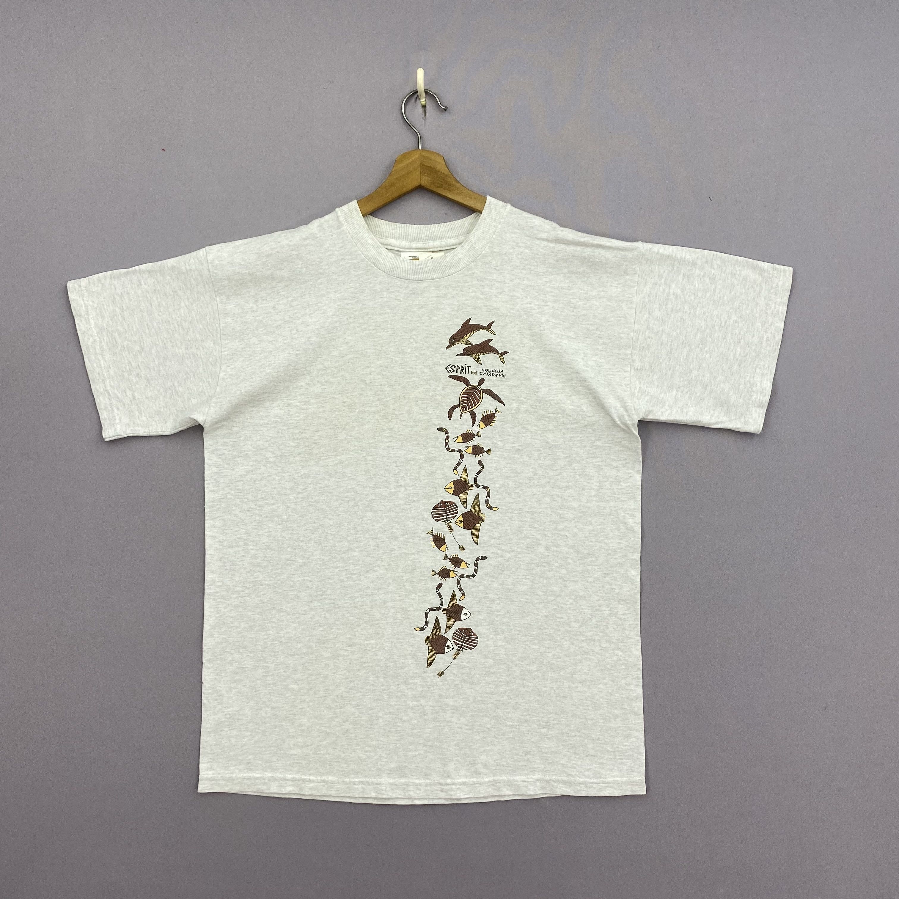 Vintage Vintage Esprit T-Shirt Hawaiian Nouvelle Caledonie Novelty Size US L / EU 52-54 / 3 - 1 Thumbnail