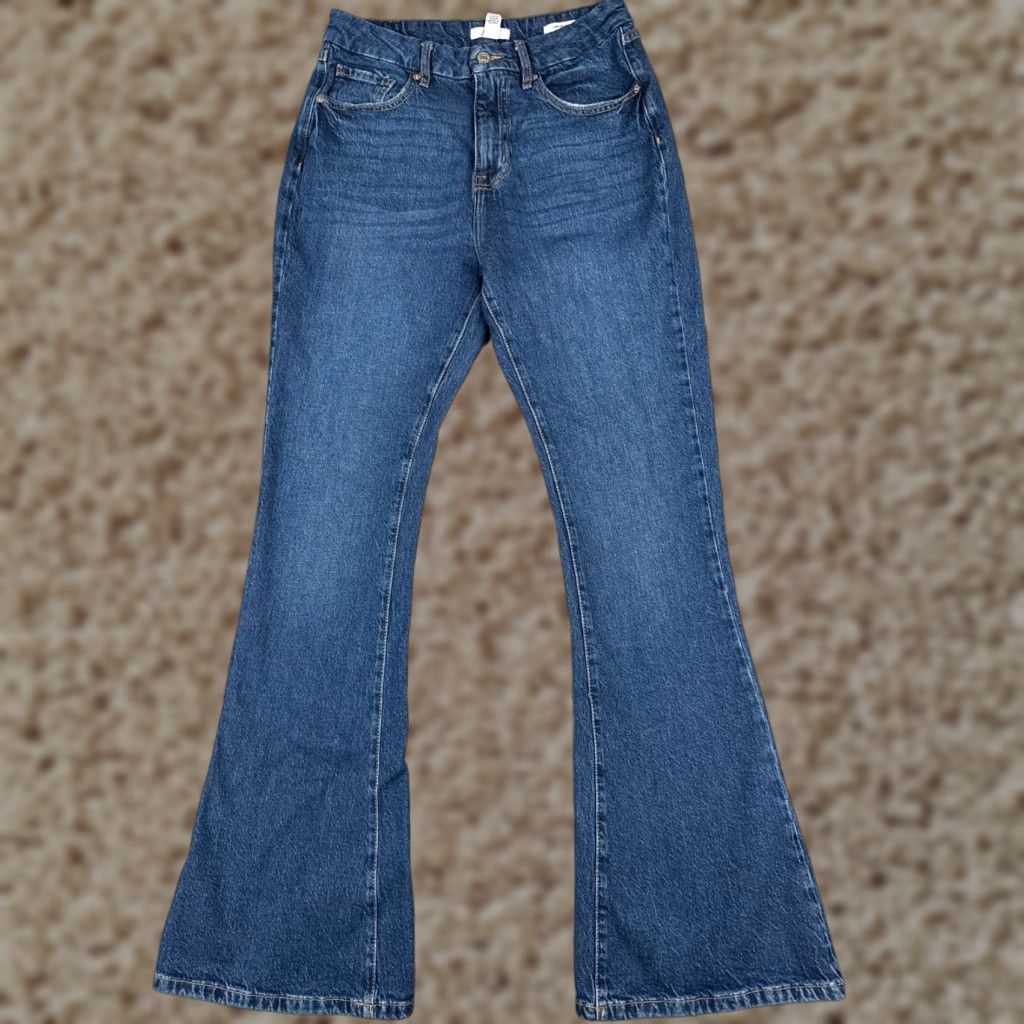 Forever 21 FOREVER 21 Jeans Womens 28 Blue Denim Curved Flare High Rise Cotton Blend 28x32 Jeans Size 28" / US 6 / IT 42 - 1 Thumbnail