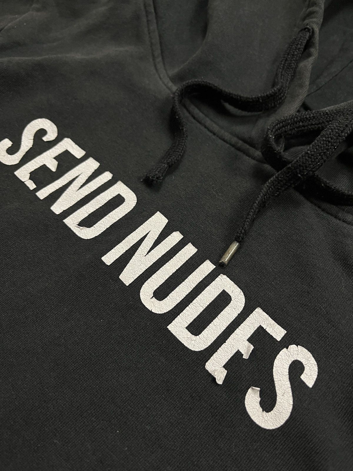 Japanese Brand Vintage Y2K Send Nudes Distressed Faded Humor Graphic Hoodie Size US S / EU 44-46 / 1 - 9 Thumbnail