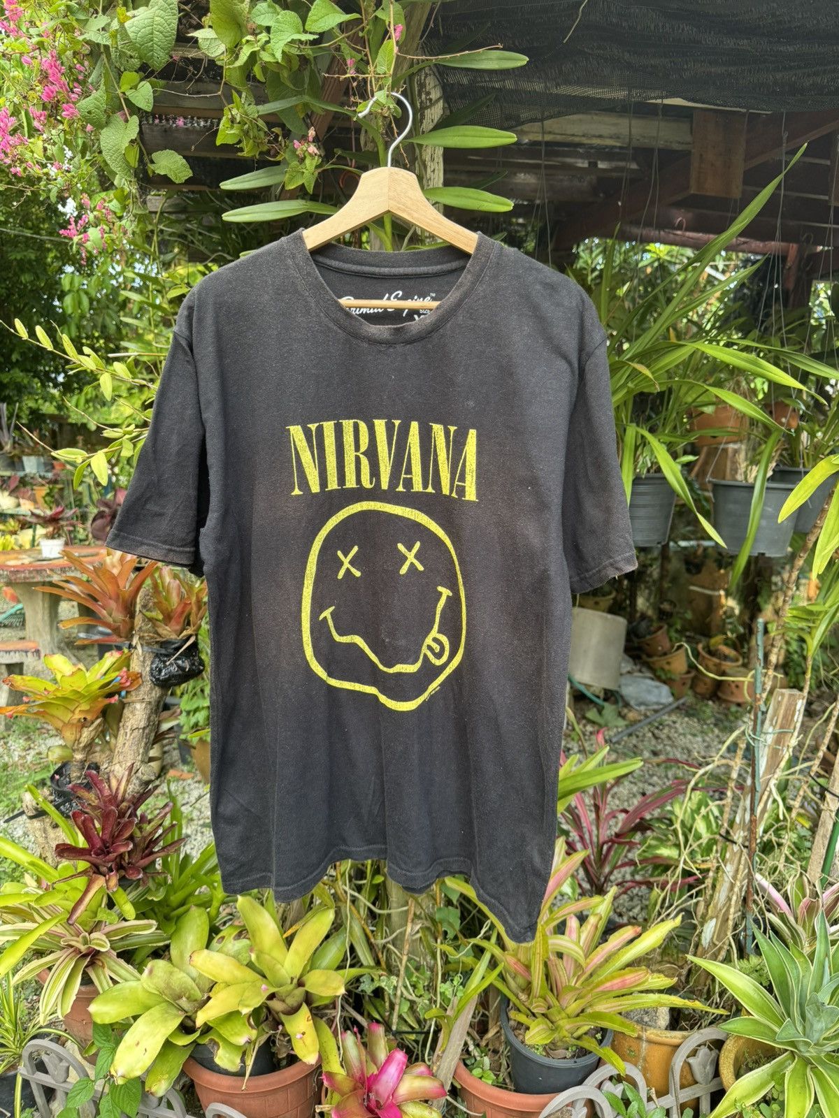 Band Tees Nirvana Smiley Band Tees Copyright 2017 Size US XL / EU 56 / 4 - 1 Thumbnail