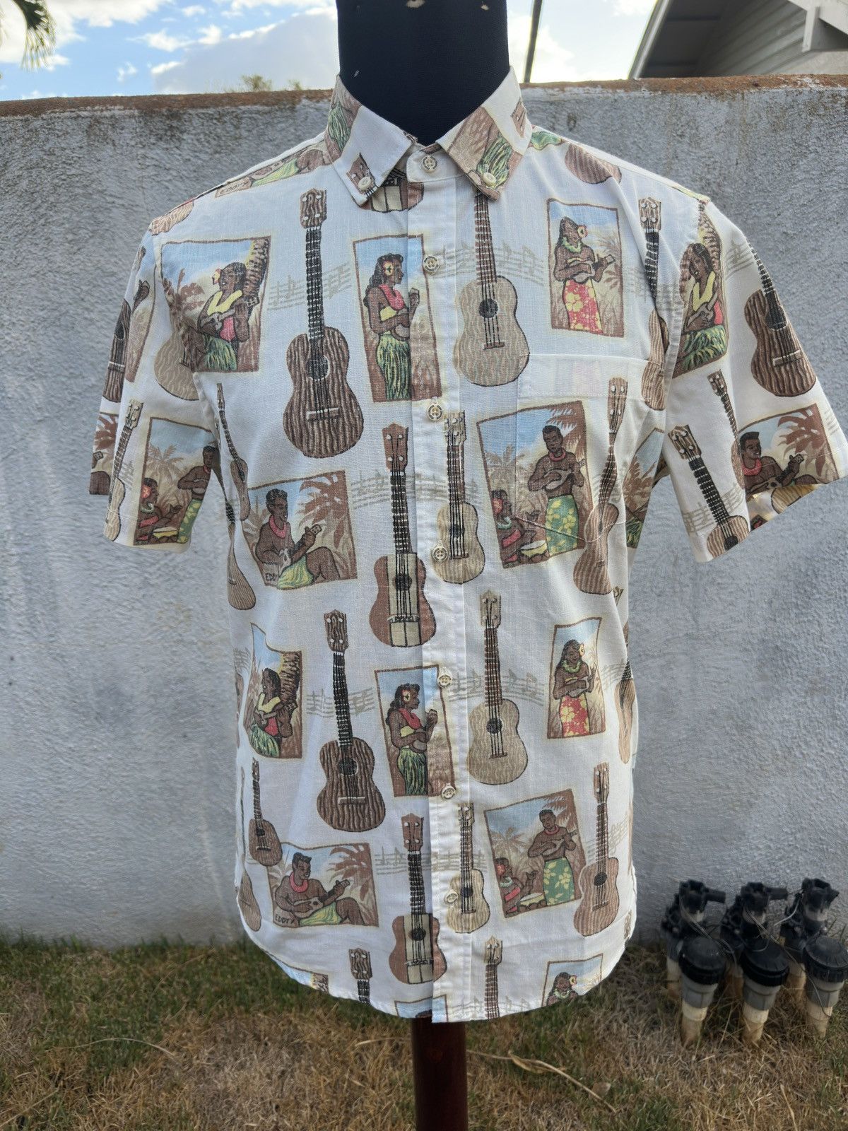 Reyn Spooner Reyn Spooner Tailored Fit Art Of Eddy Y Beige Ukelele Mens S Size US S / EU 44-46 / 1 - 1 Thumbnail