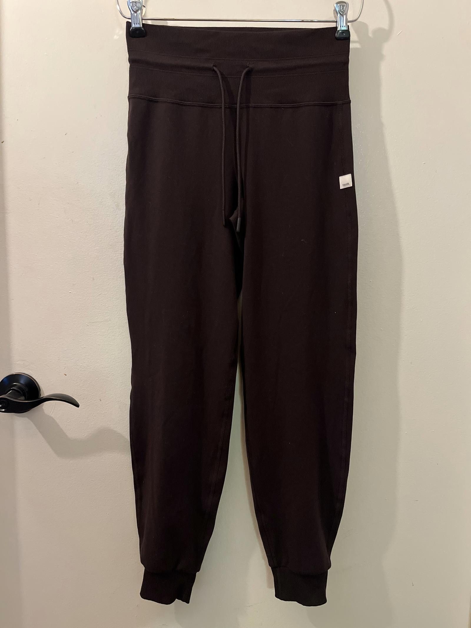 Vuori Vuori Women's Performance Joggers in Charcoal - Size Medium Size 32" / US 10 / IT 46 - 6 Thumbnail