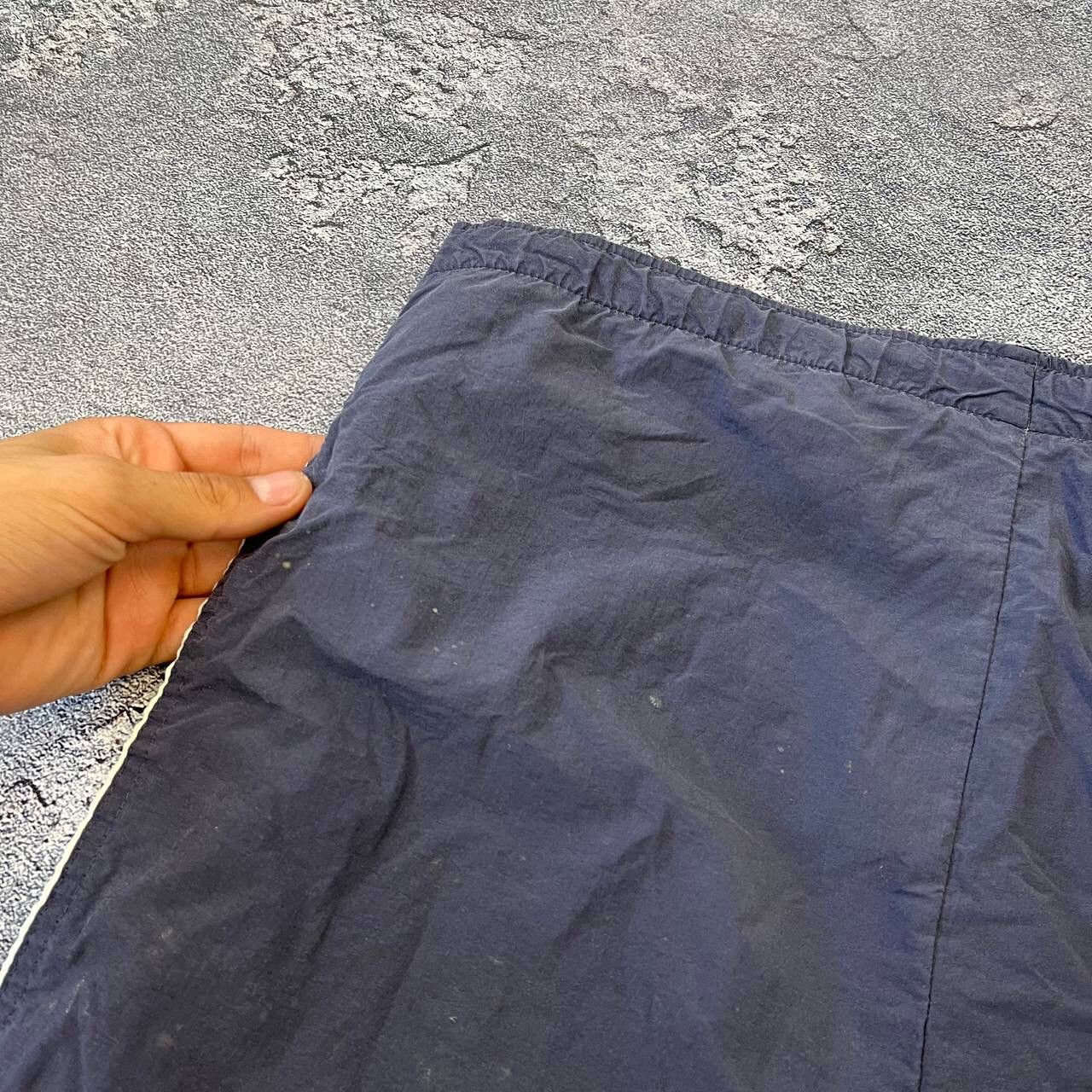 Nike Mens Retro Very 90s Vintage Nike Mini Logo Shorts,Size S Size US 33 - 3 Thumbnail