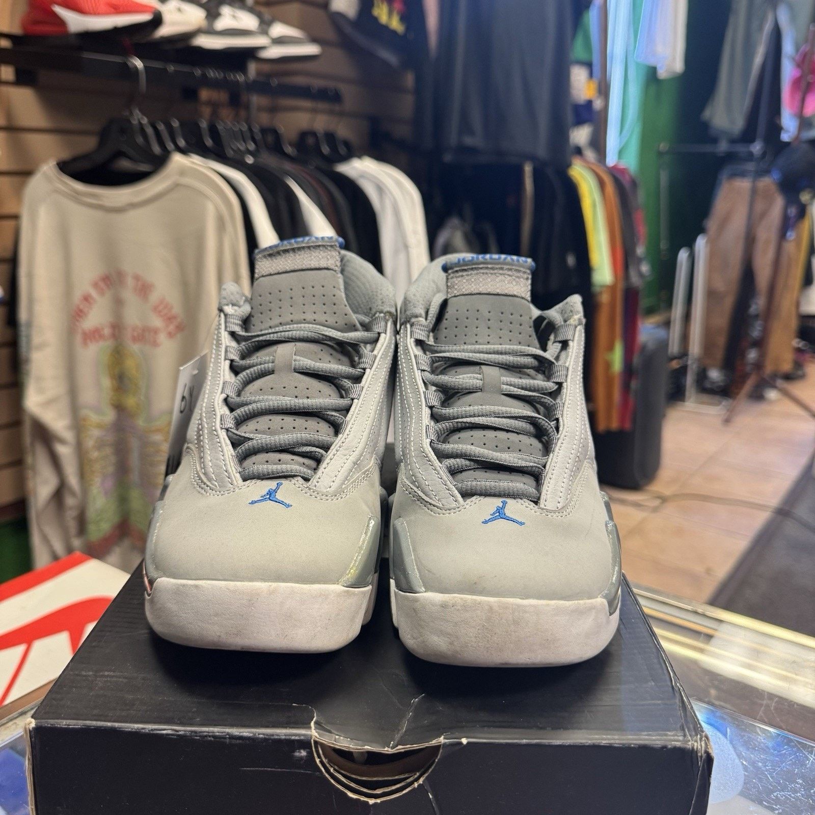 Jordan Brand Size 6Y - Youth Air Jordan 14 Retro Mid Wolf Grey Basketball Size US 6 / EU 39 - 2 Thumbnail